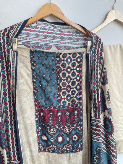 Self muslin unstitched ladies suit Rc18504