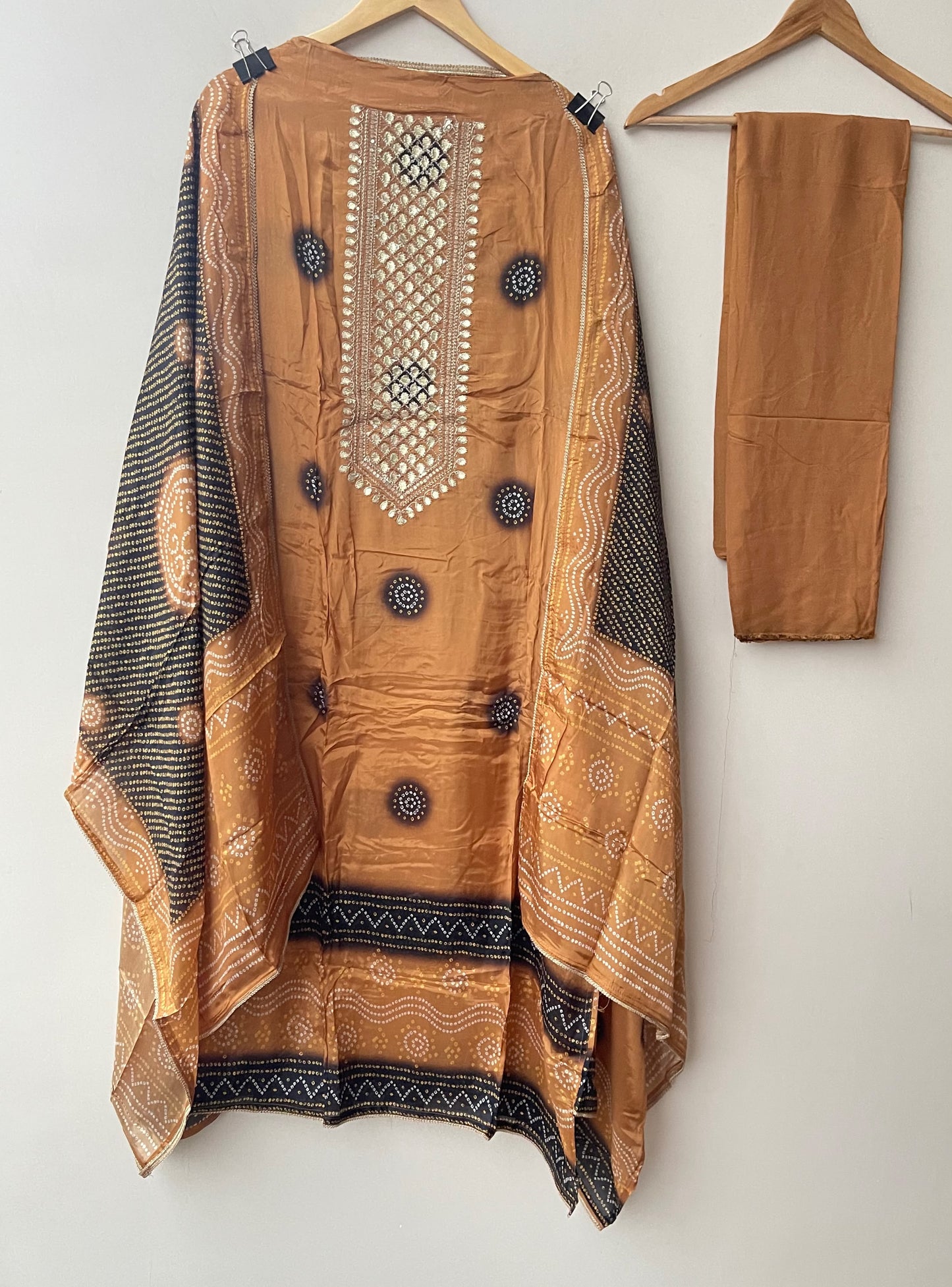 Crepe satin printed unstitched ladies suit Rc19223