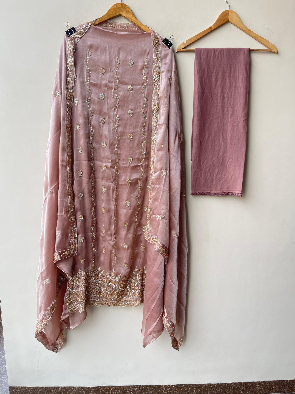 Shimmer glass silk fabric unstitched ladies suit