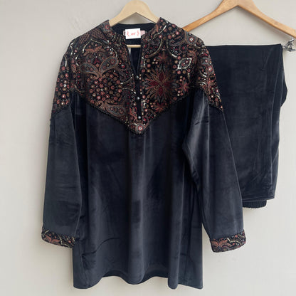 Velvet embroidered readymade ladies winter coord set Rc17877