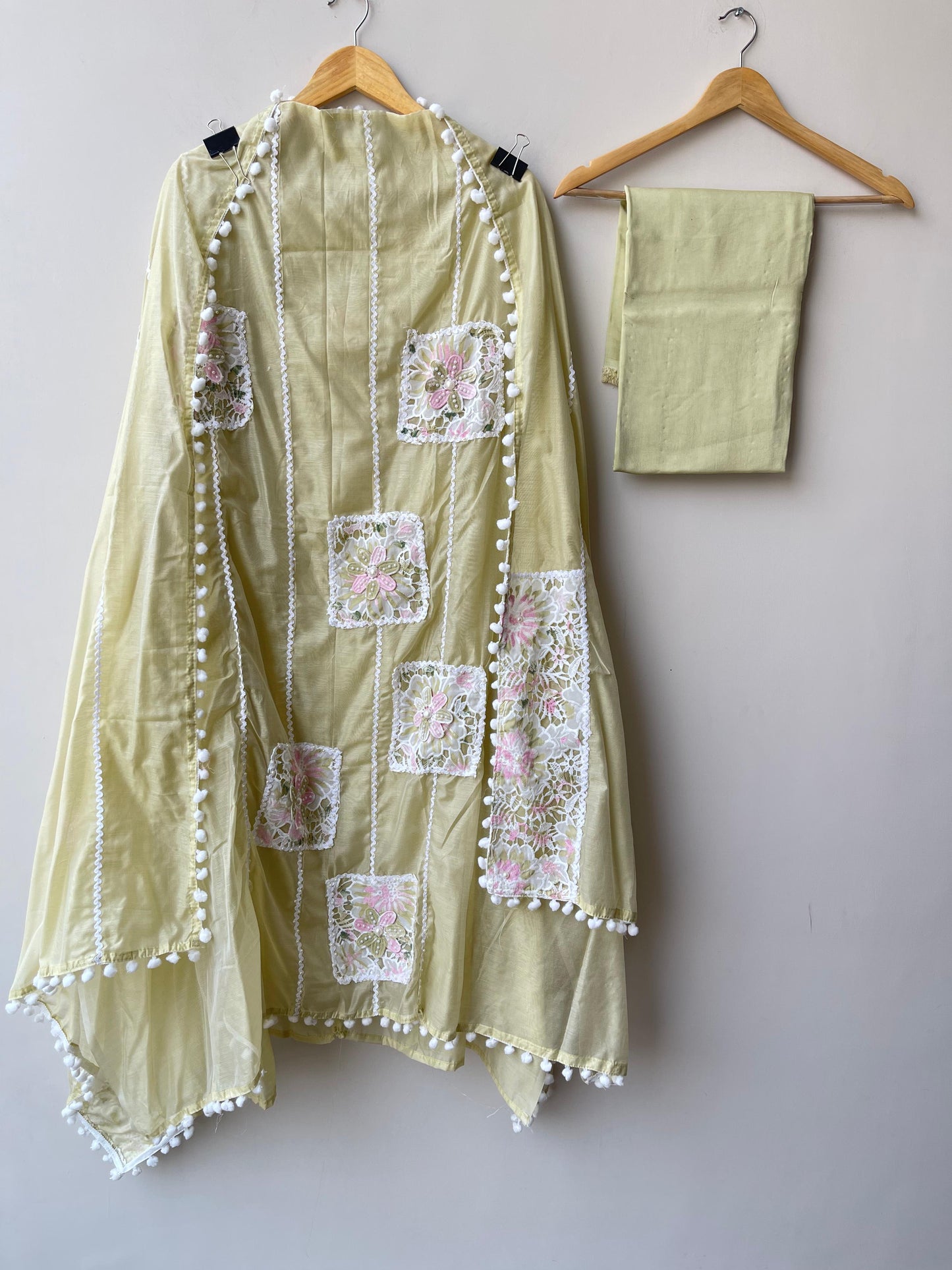 Mul chanderi unstitched ladies suit Rc18928 (b)