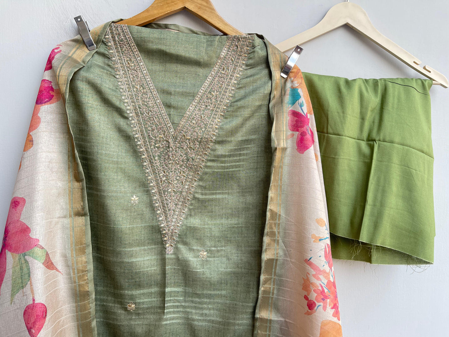 Silk unstitched ladies suit Rc18432 (b)