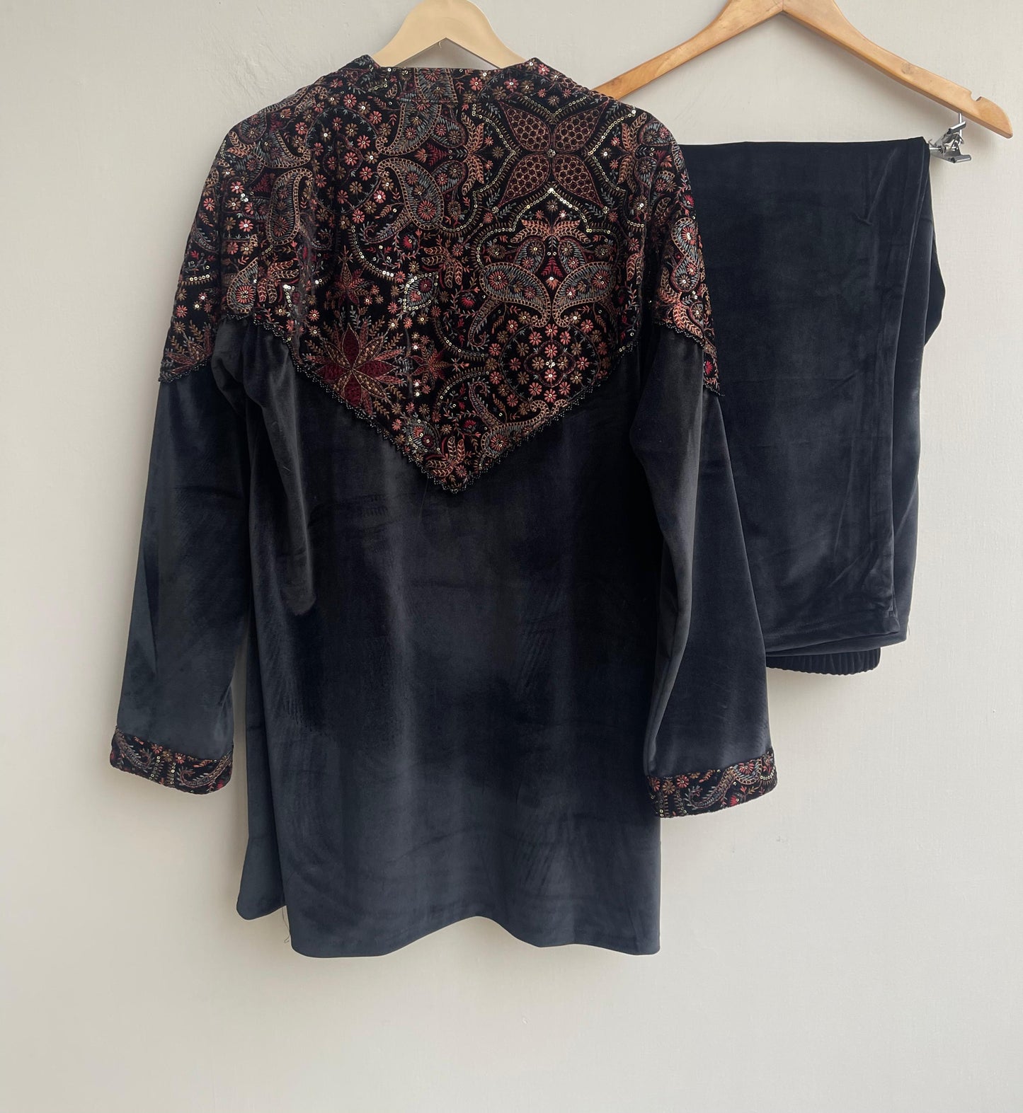 Velvet embroidered readymade ladies winter coord set Rc17877