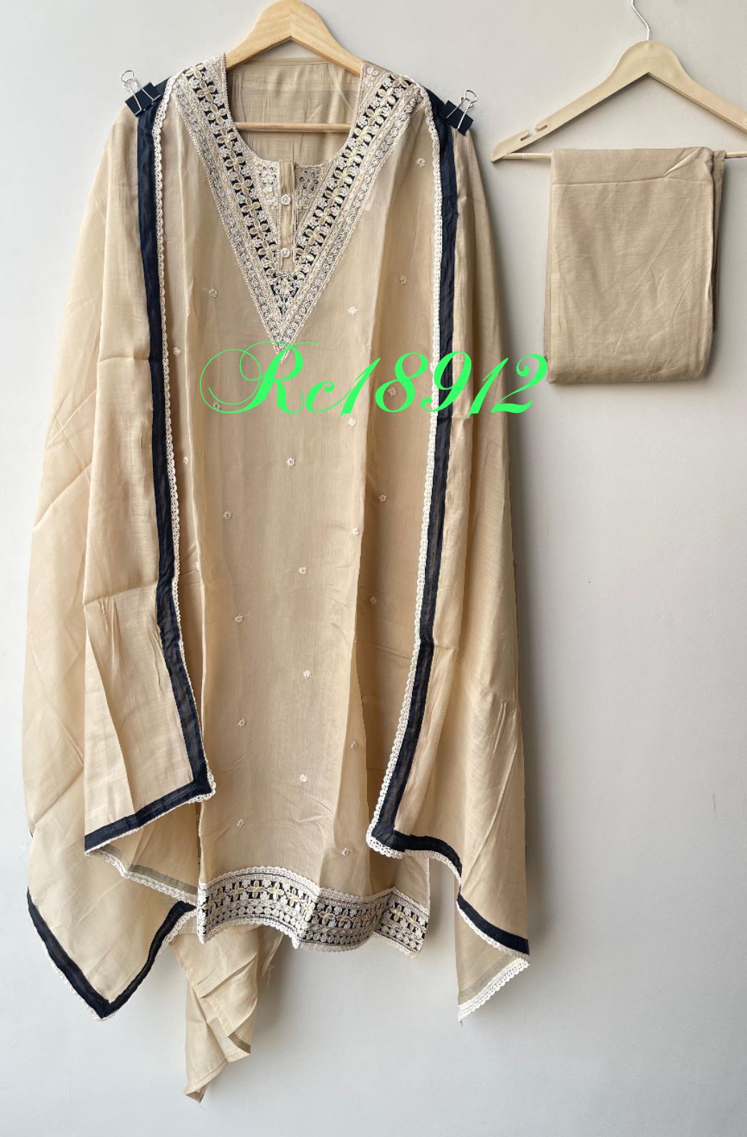Mul chanderi unstitched ladies suit Rc18912