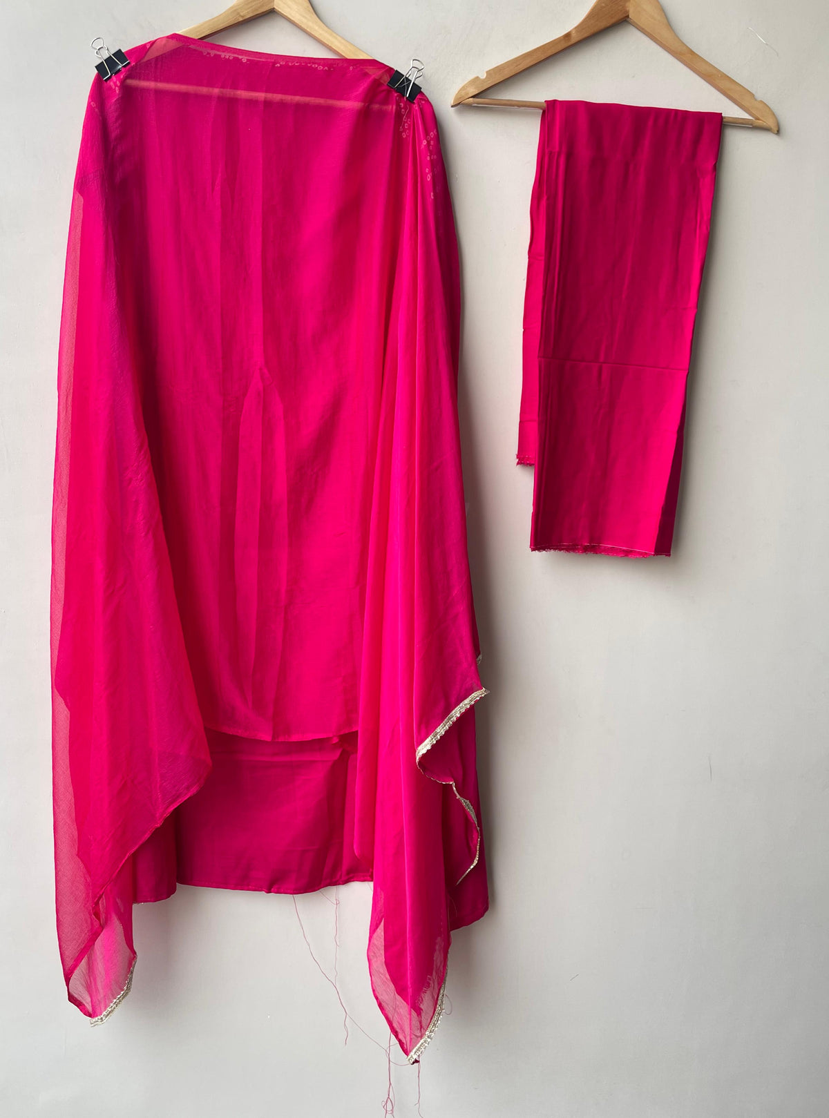Muslin baandni printed unstitched ladies suit