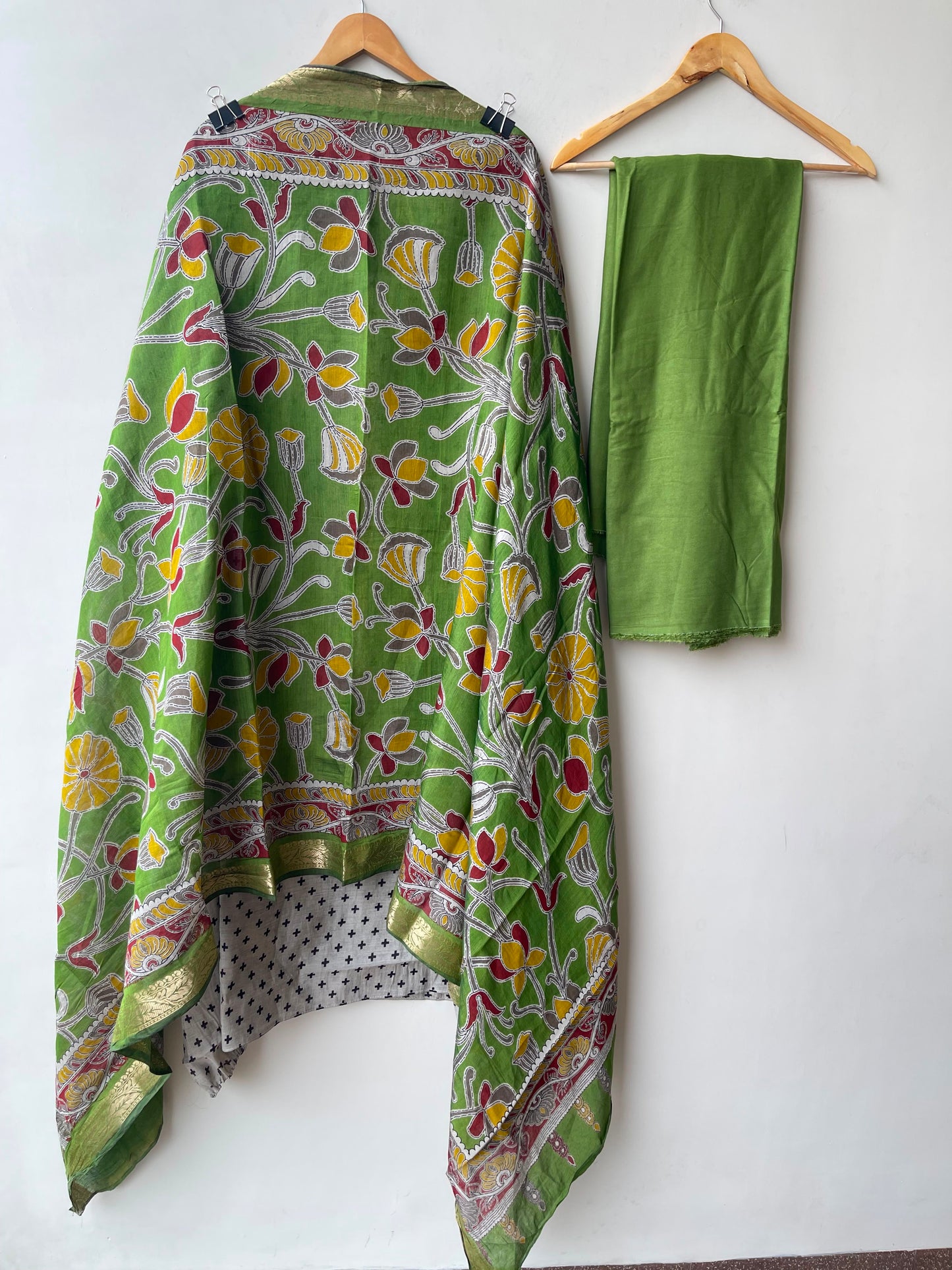 Mul chanderi printed unstitched ladies suit Rc18996