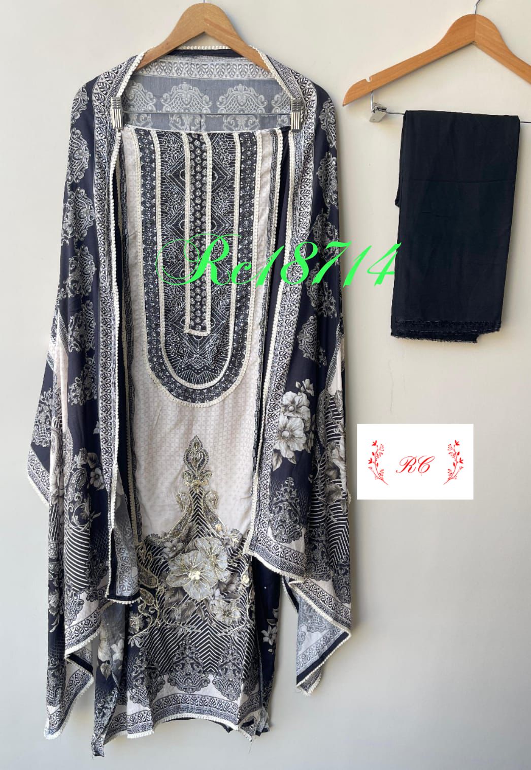Muslin Printed Unstitched Ladies Suit RC18714 – view 3