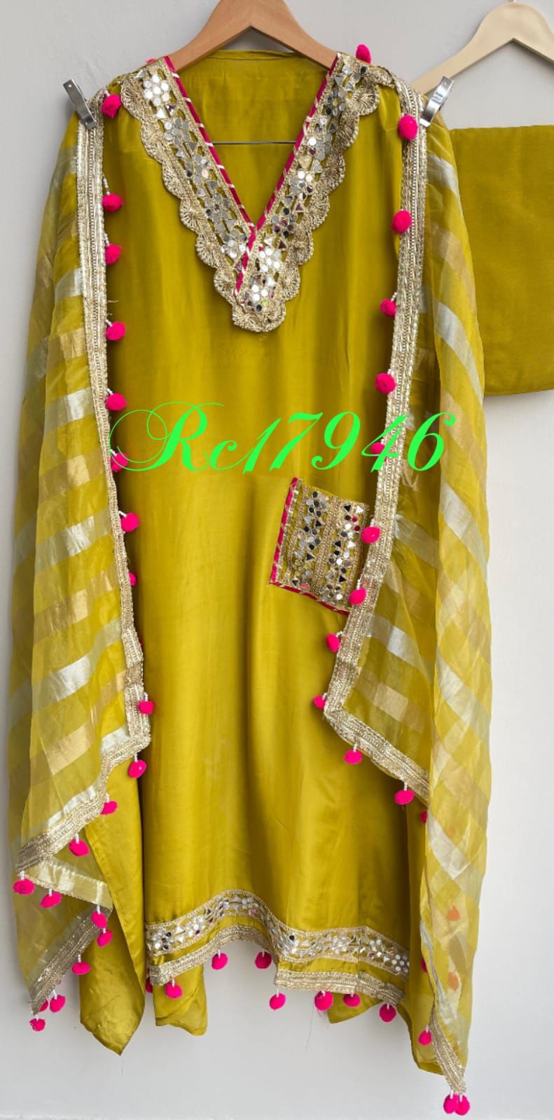 Satin crepe unstitched ladies suit Rc17946