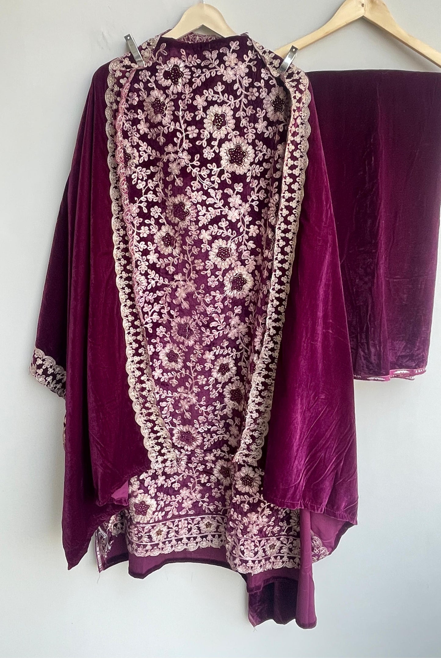 Velvet embroidered unstitched ladies suit Rc18838