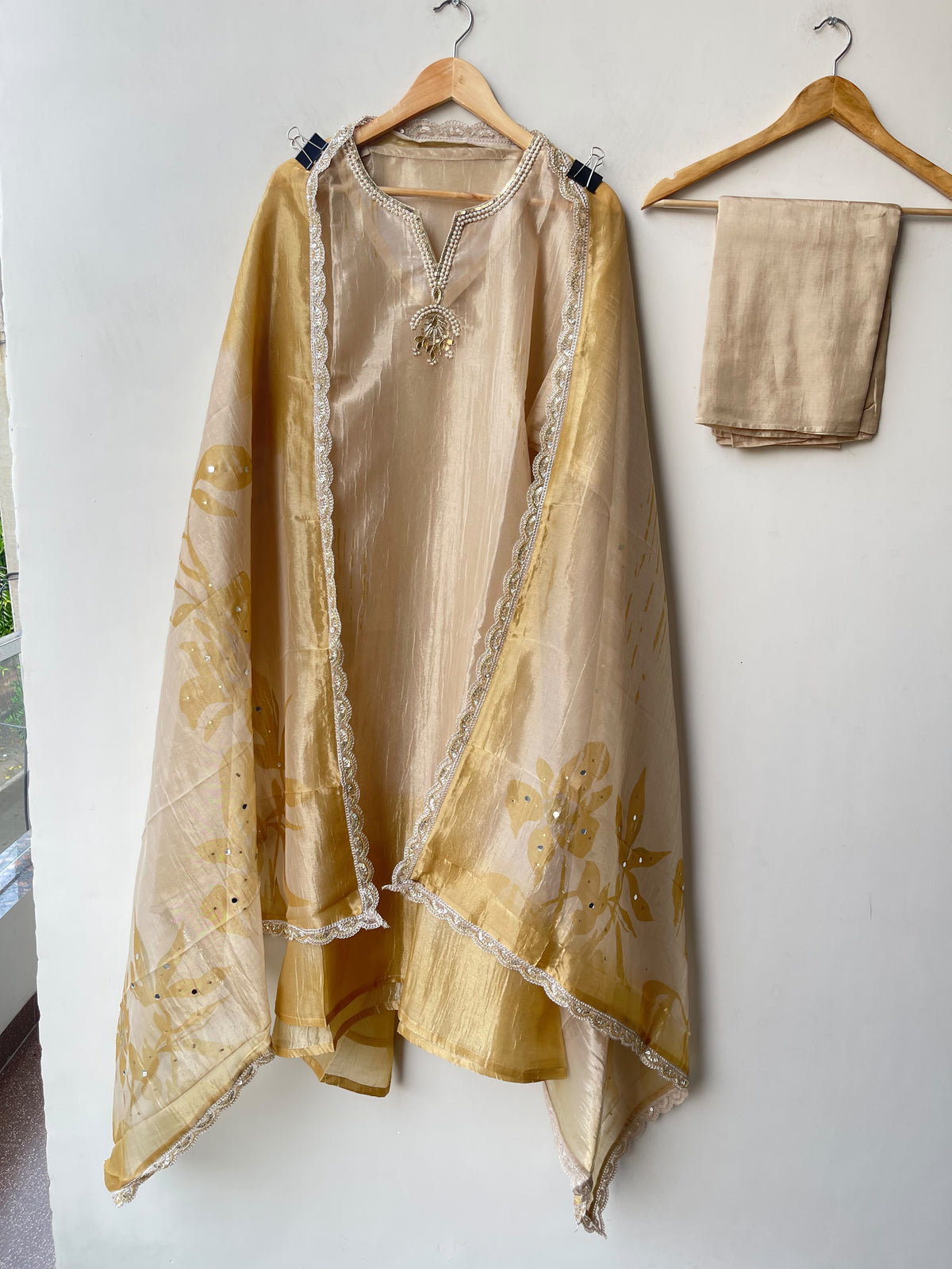 Premium Shimmer Crushed Tissue Shaded 3 pcs Designer Unstitched Suit Set
