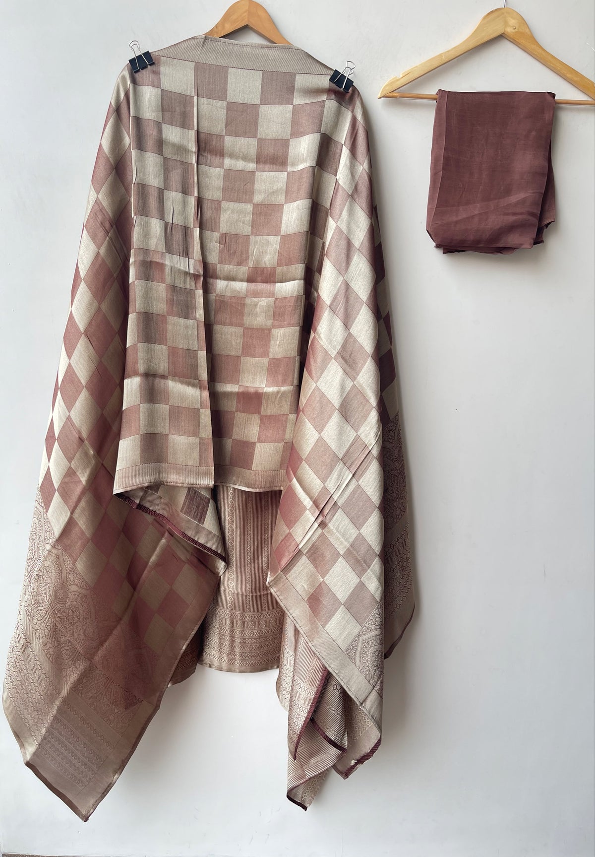 Luxurious Pure Shimmer Giraffe Silk Woven Unstitched Designer 3 Pcs Suit Set