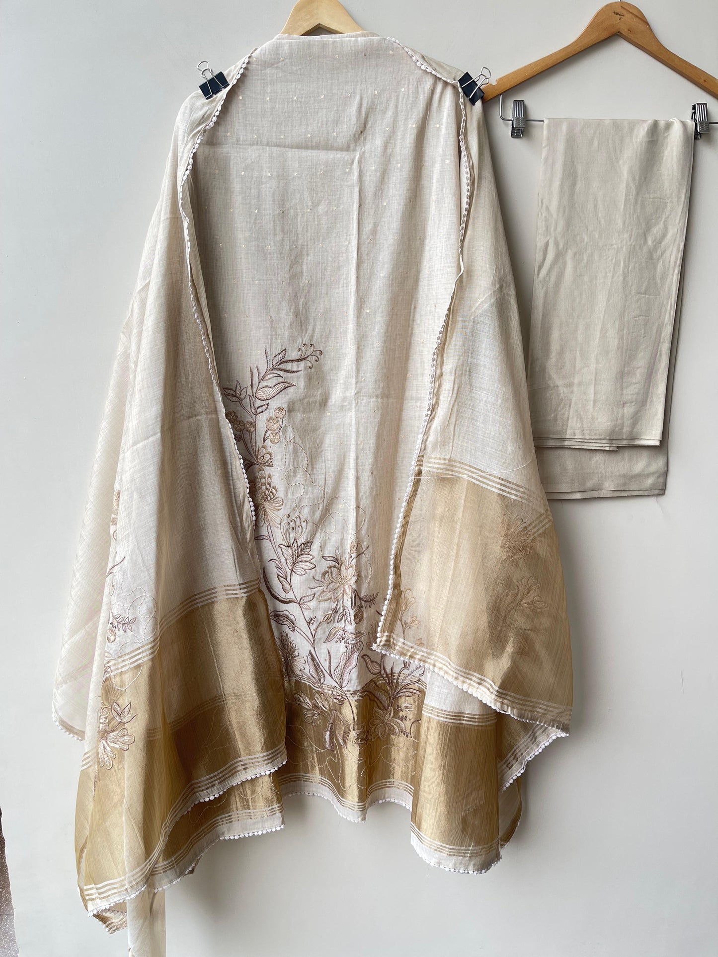 Soft banarasi weaving mul chanderi unstitched ladies suit Rc18921