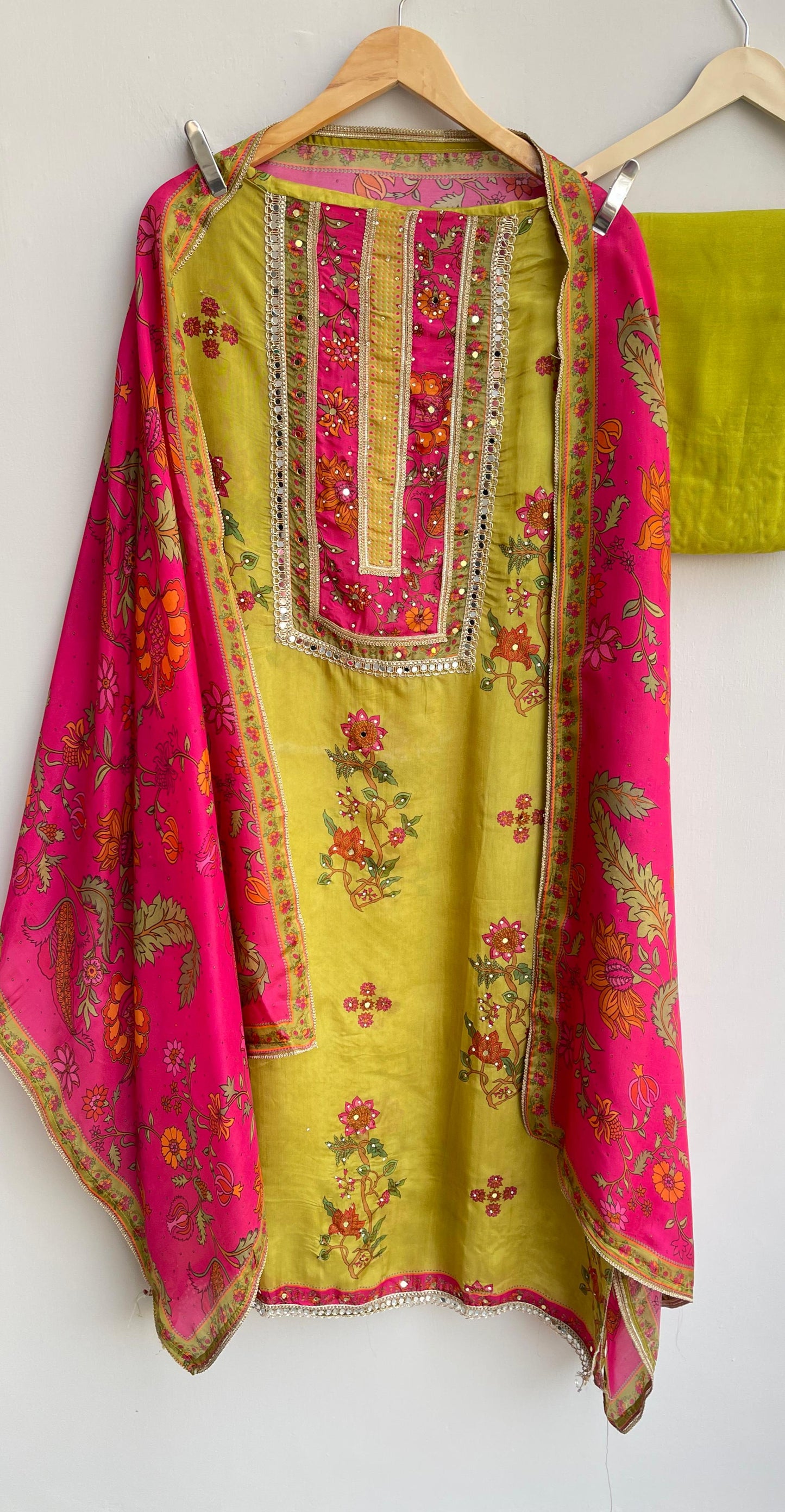 Satin crepe unstitched ladies suit Rc17934 (b)