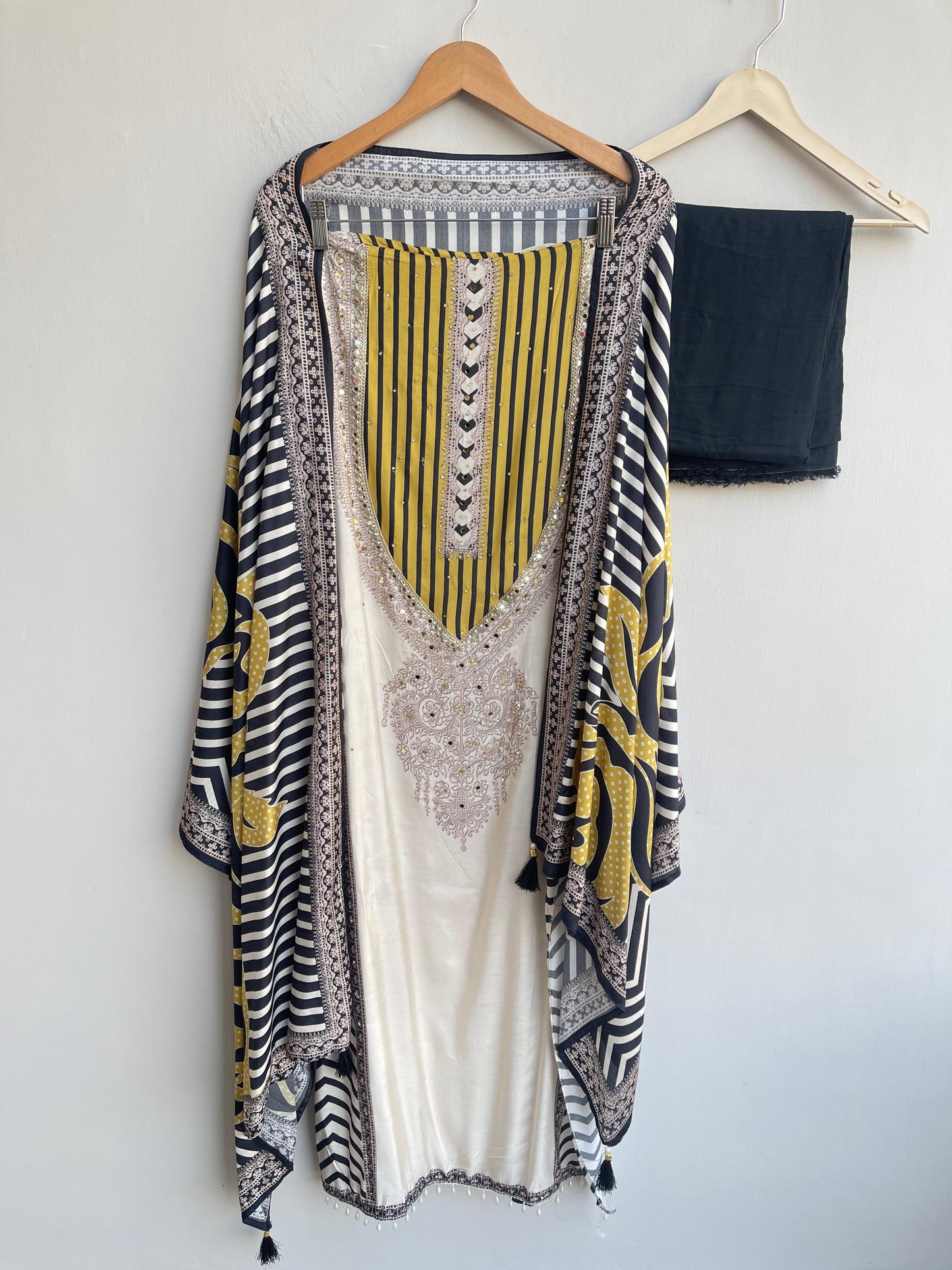 Muslin printed unstitched ladies suit Rc18374 (a)