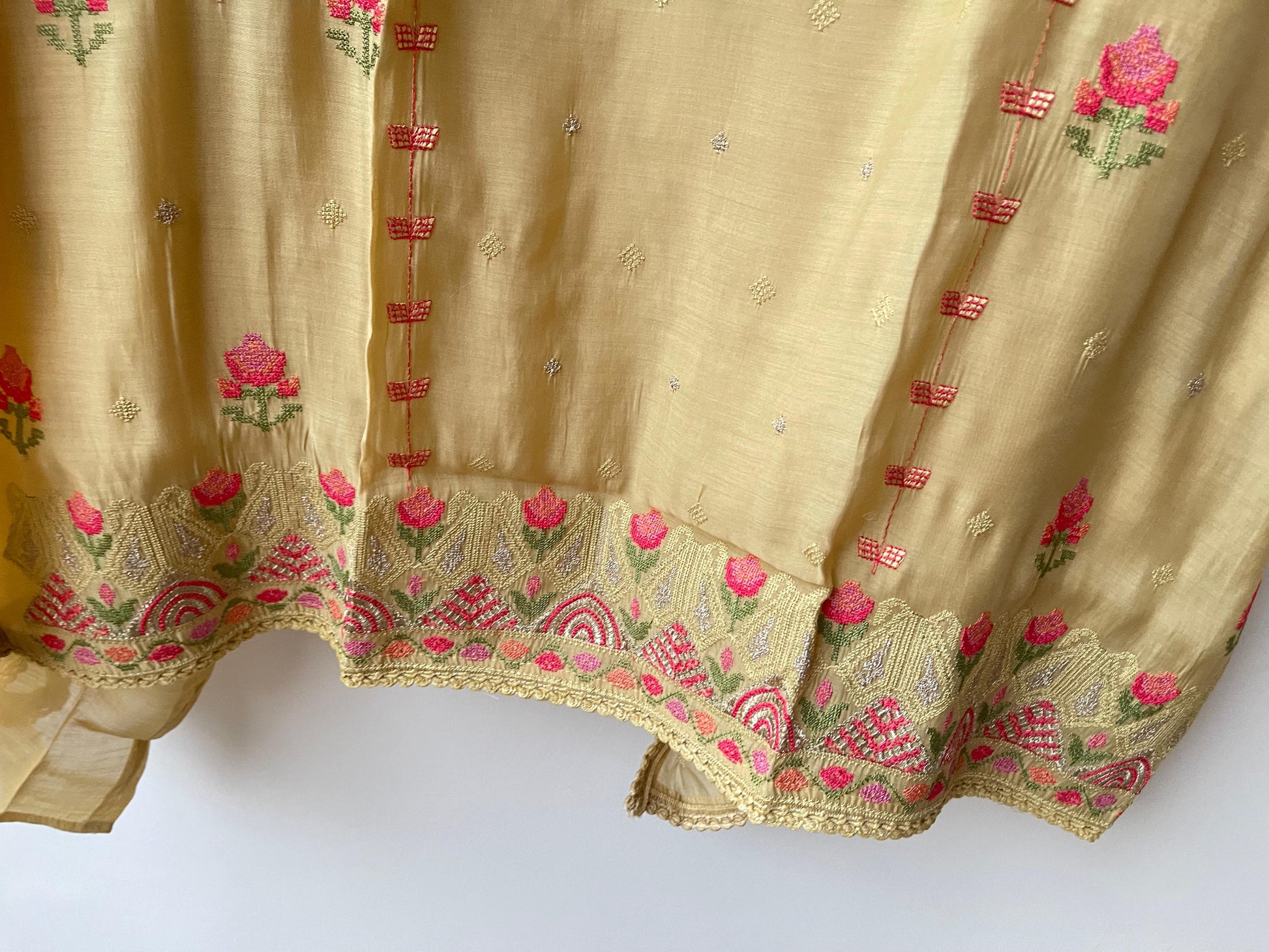 Mul chanderi unstitched salwar suit with resham embroidery and crochet lace – RoyalChicByPriti