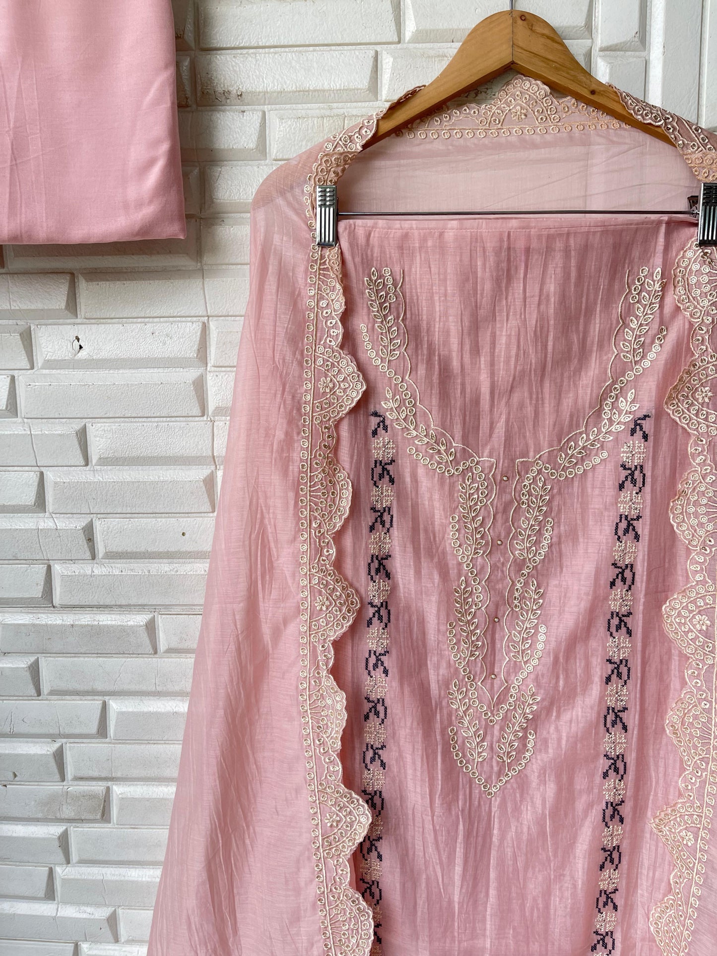 Mul chanderi unstitched ladies suit Rc17188