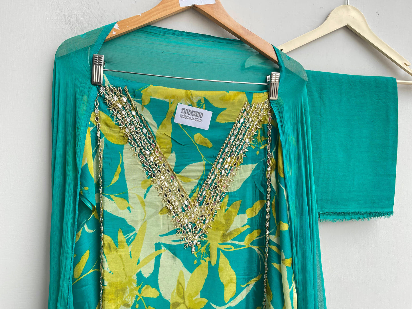 Satin Crepe Unstitched Ladies Suit RC-18265