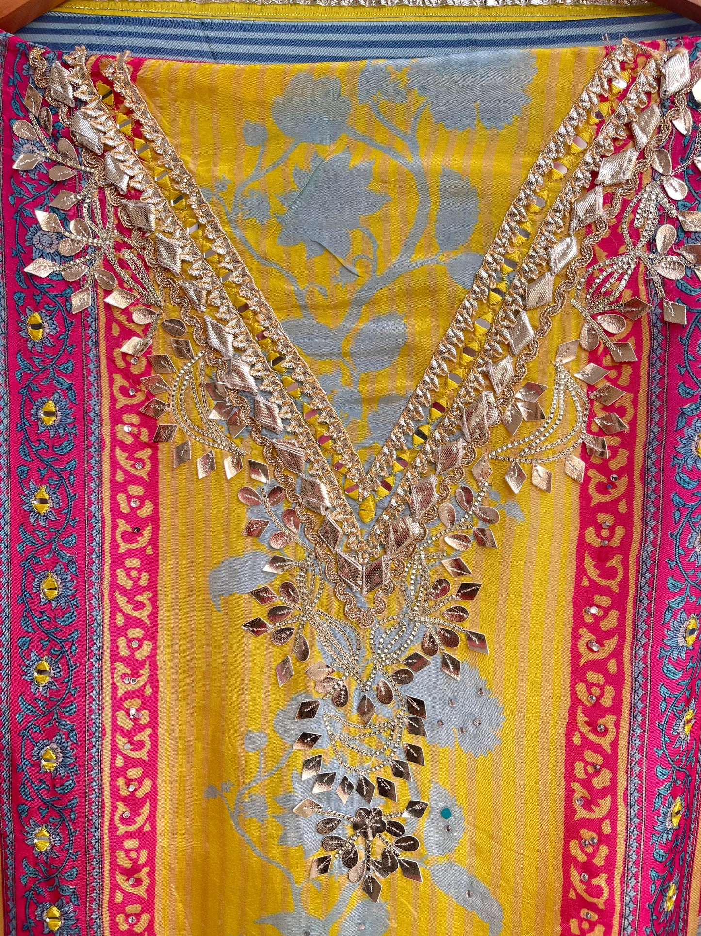 Satin crepe unstitched ladies suit Rc17939