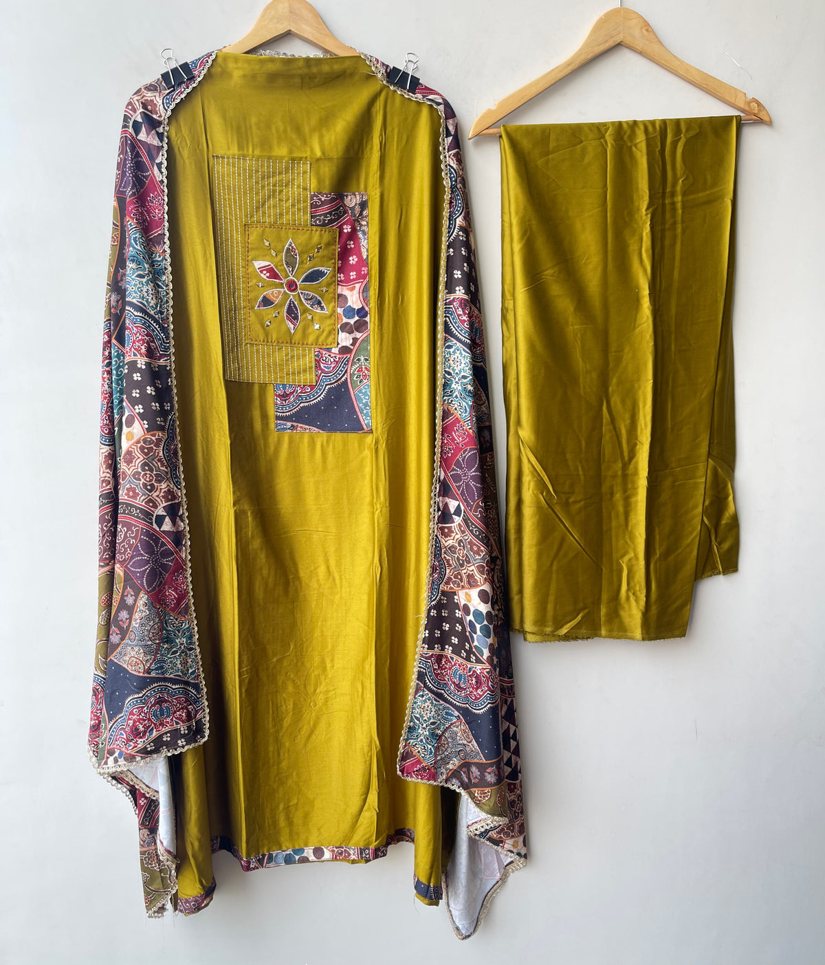 Exquisite Glaze Cotton Printed Fabric Unstitched Suit Set