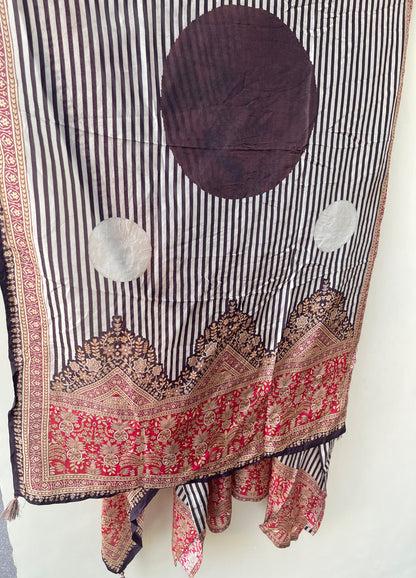 Exquisite Pure Silk Printed Unstitched Designer 3 Pcs Suit Set