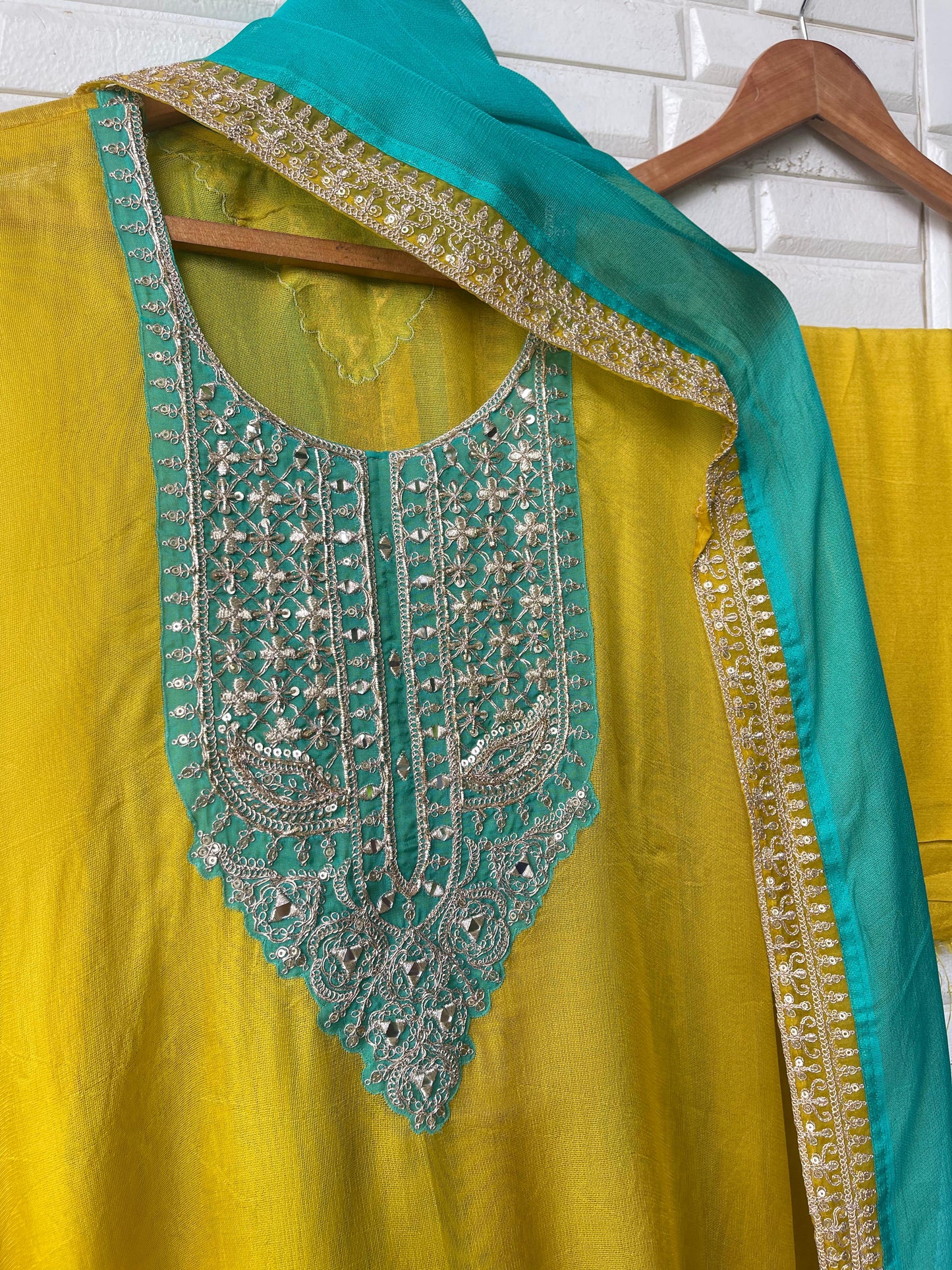 Burberry unstitched ladies suit Rc17783