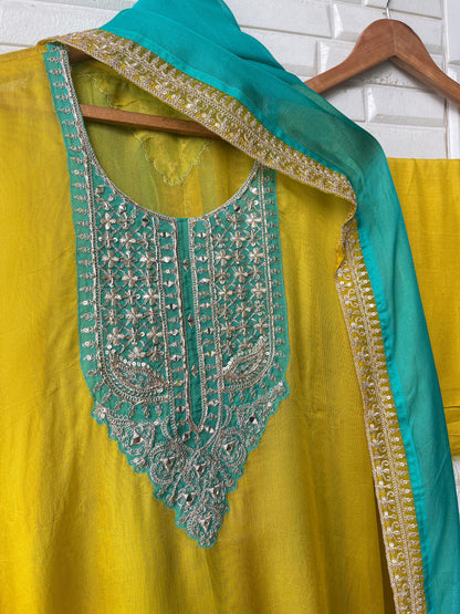 Burberry unstitched ladies suit Rc17783