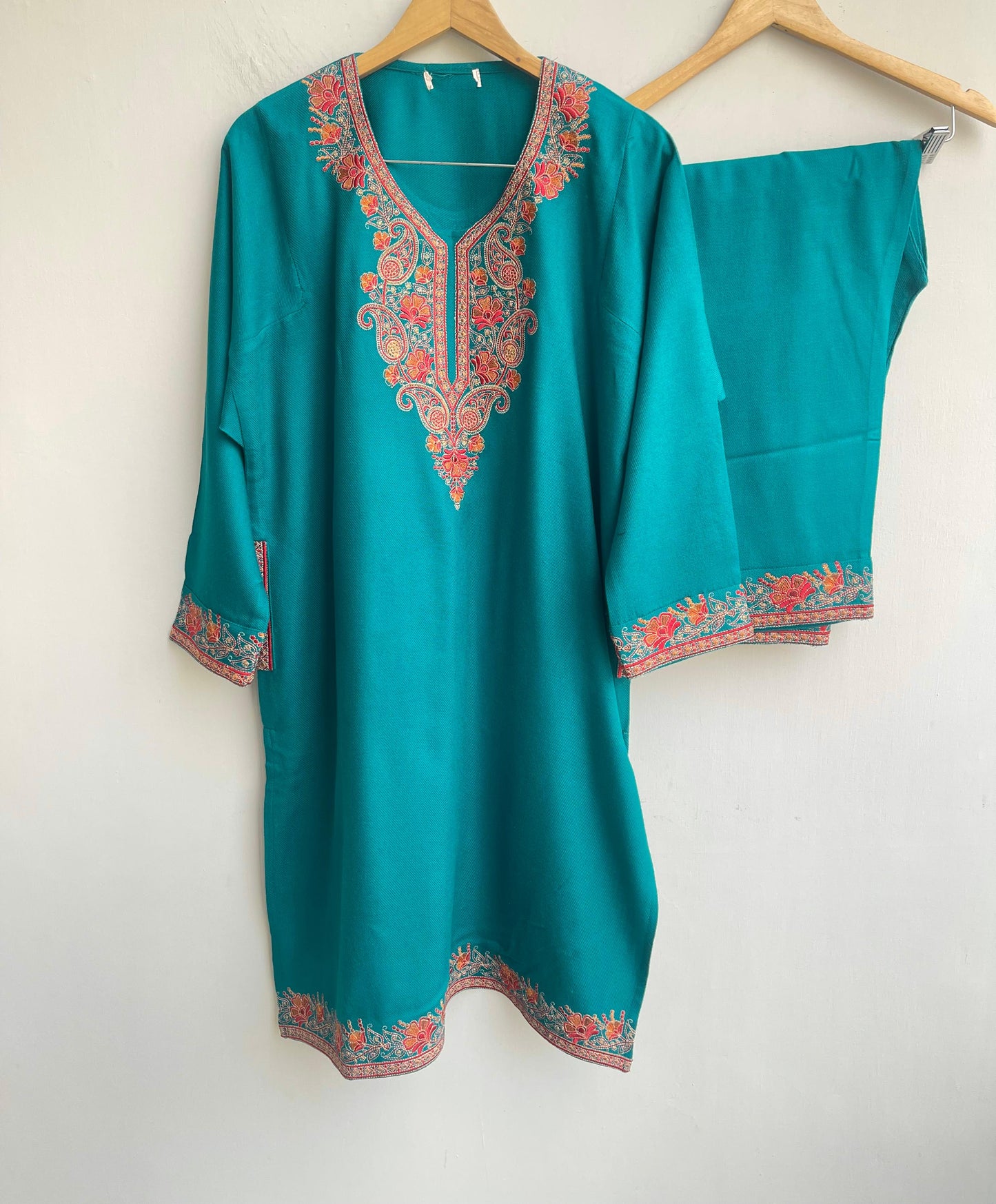 Kashmiri readymade woolen pheron kurta Rc18253