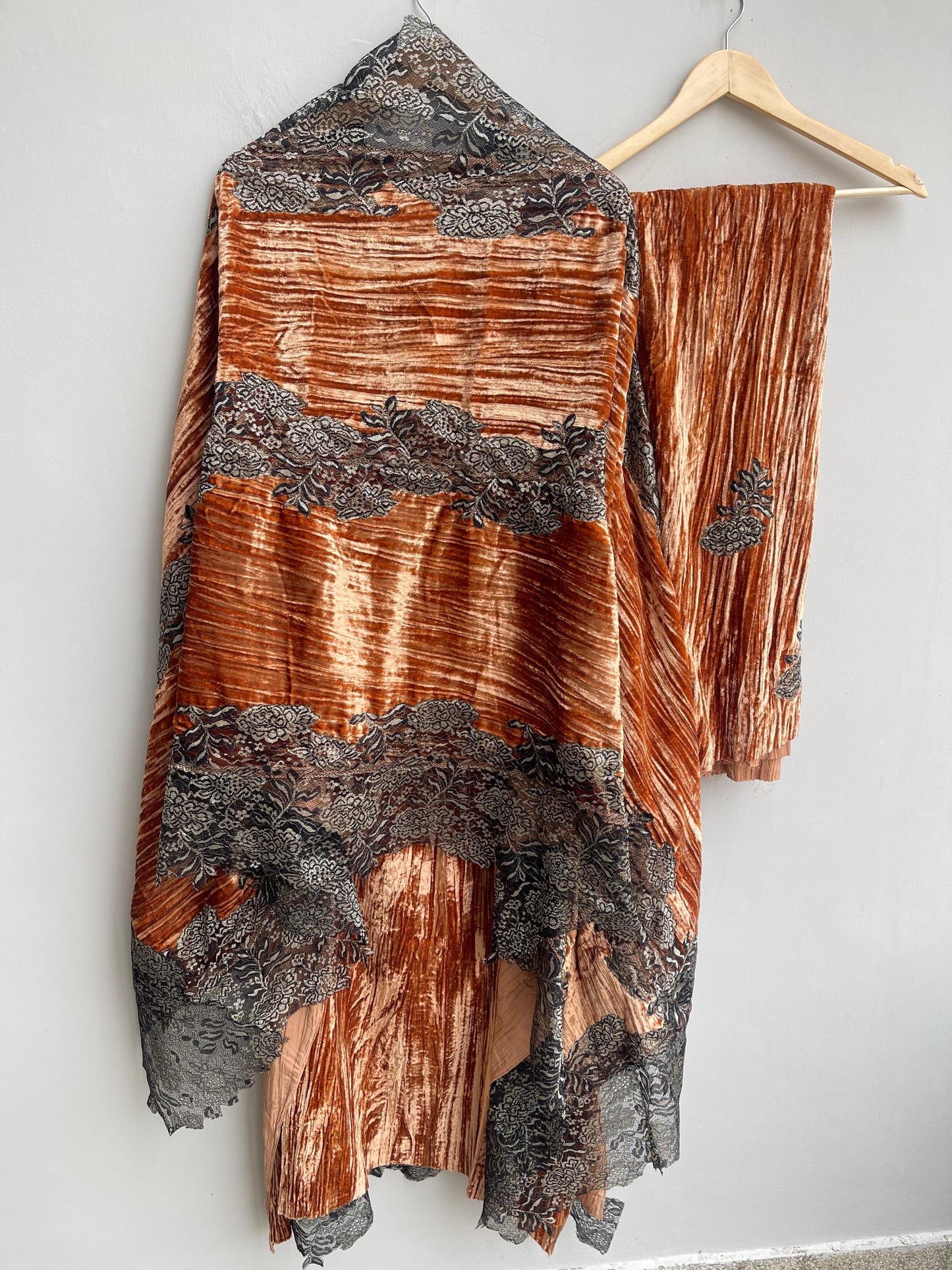 Micra crushed velvet unstitched ladies suit Rc18256