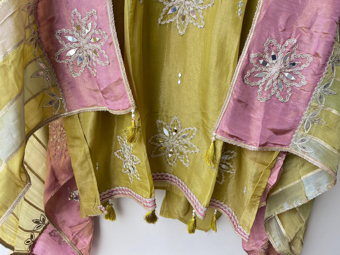 Shimmer silk unstitched ladies suit