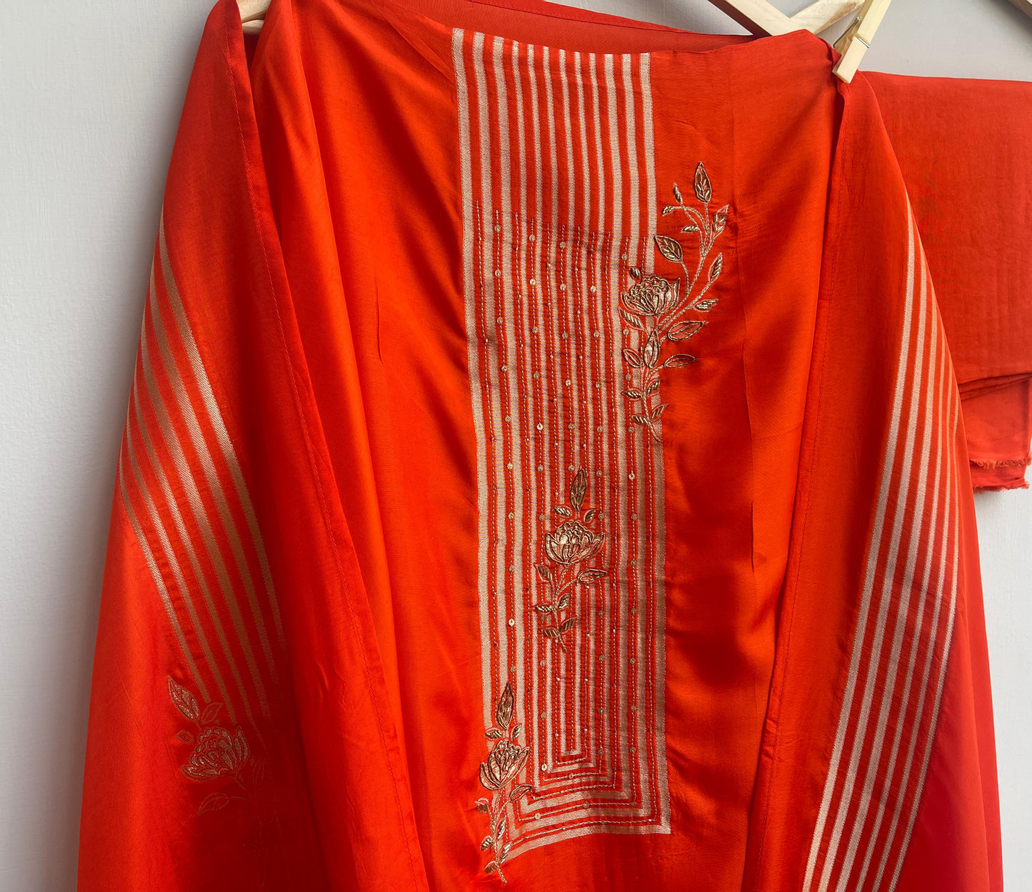 Banarasi tassar silk unstitched ladies suit Rc17905 (b)