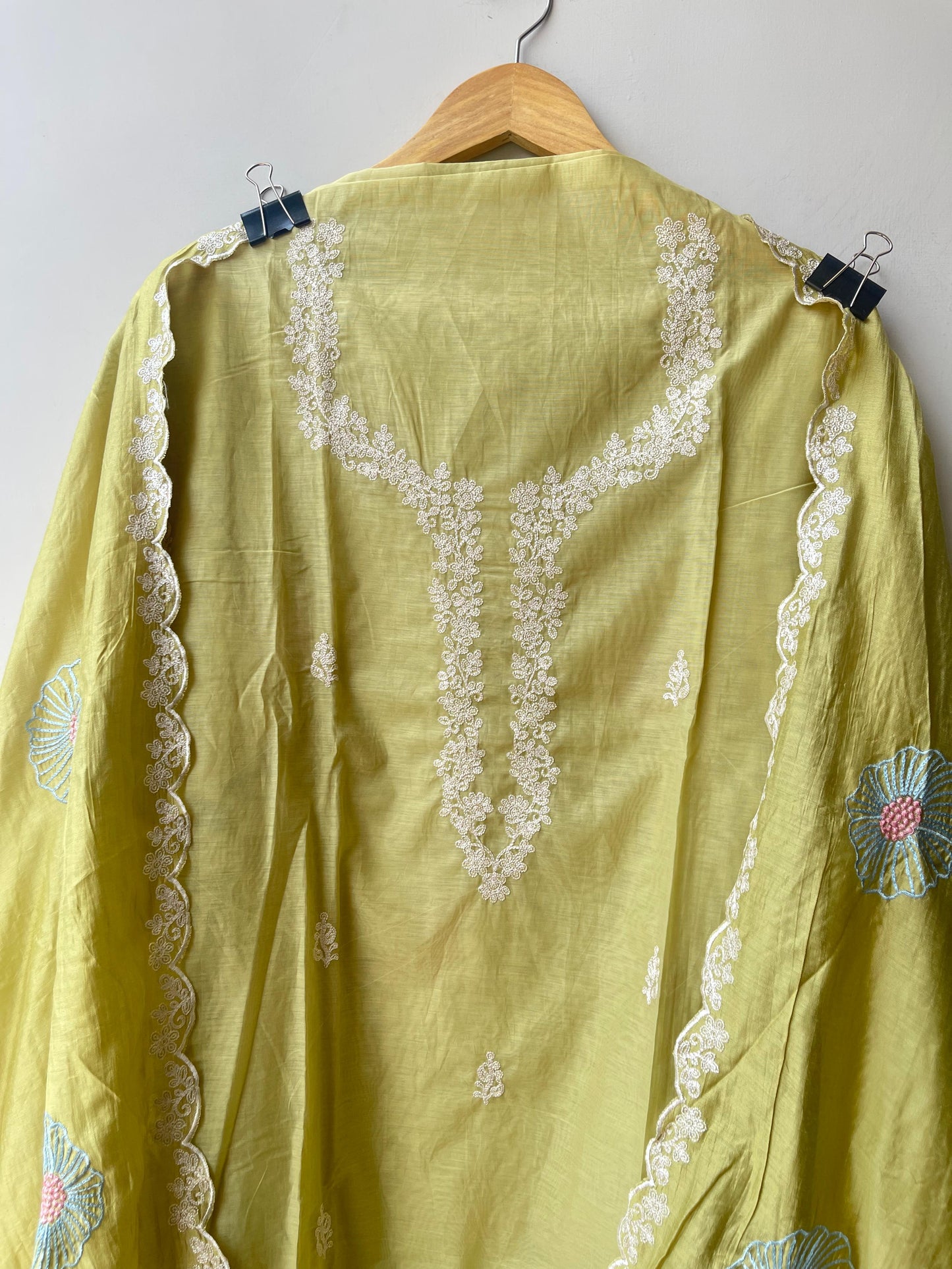 Mul chanderi unstitched ladies suit Rc18936 (a)
