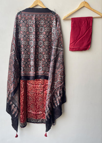 Gajji silk printed unstitched ladies suit Rc19309