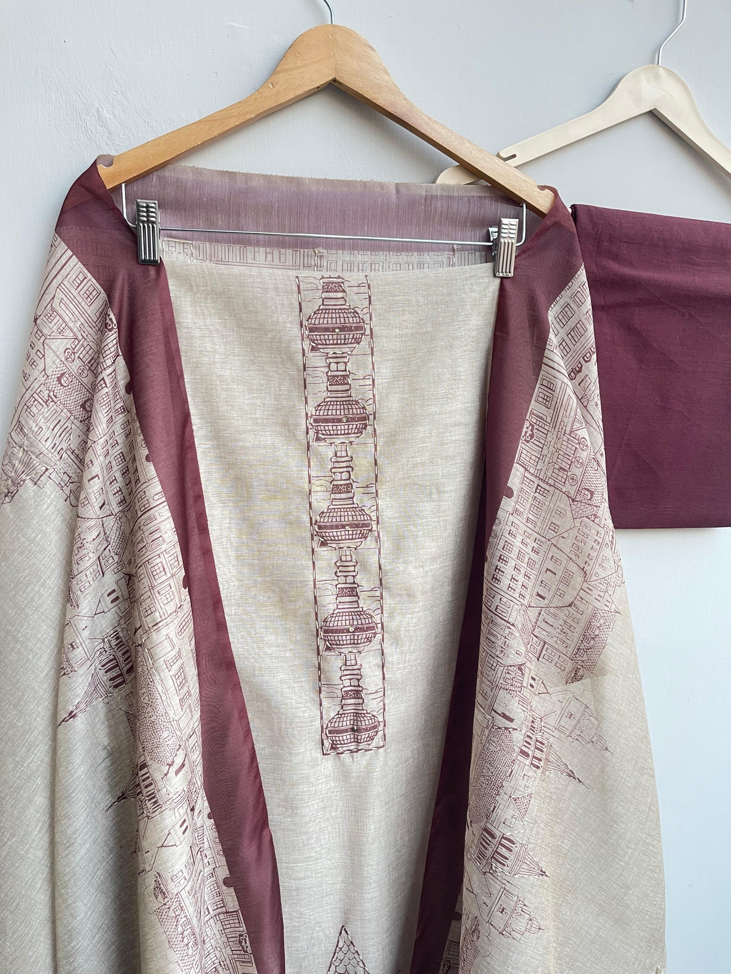 Mul Chanderi Unstitched Ladies Suit RC-18077