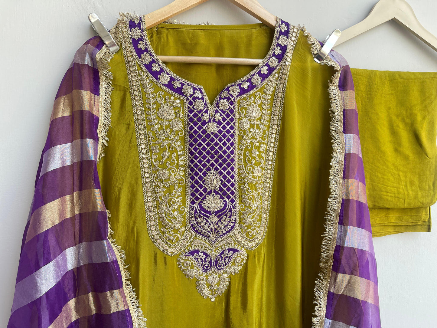 Silk unstitched ladies suit Rc17931 (a)