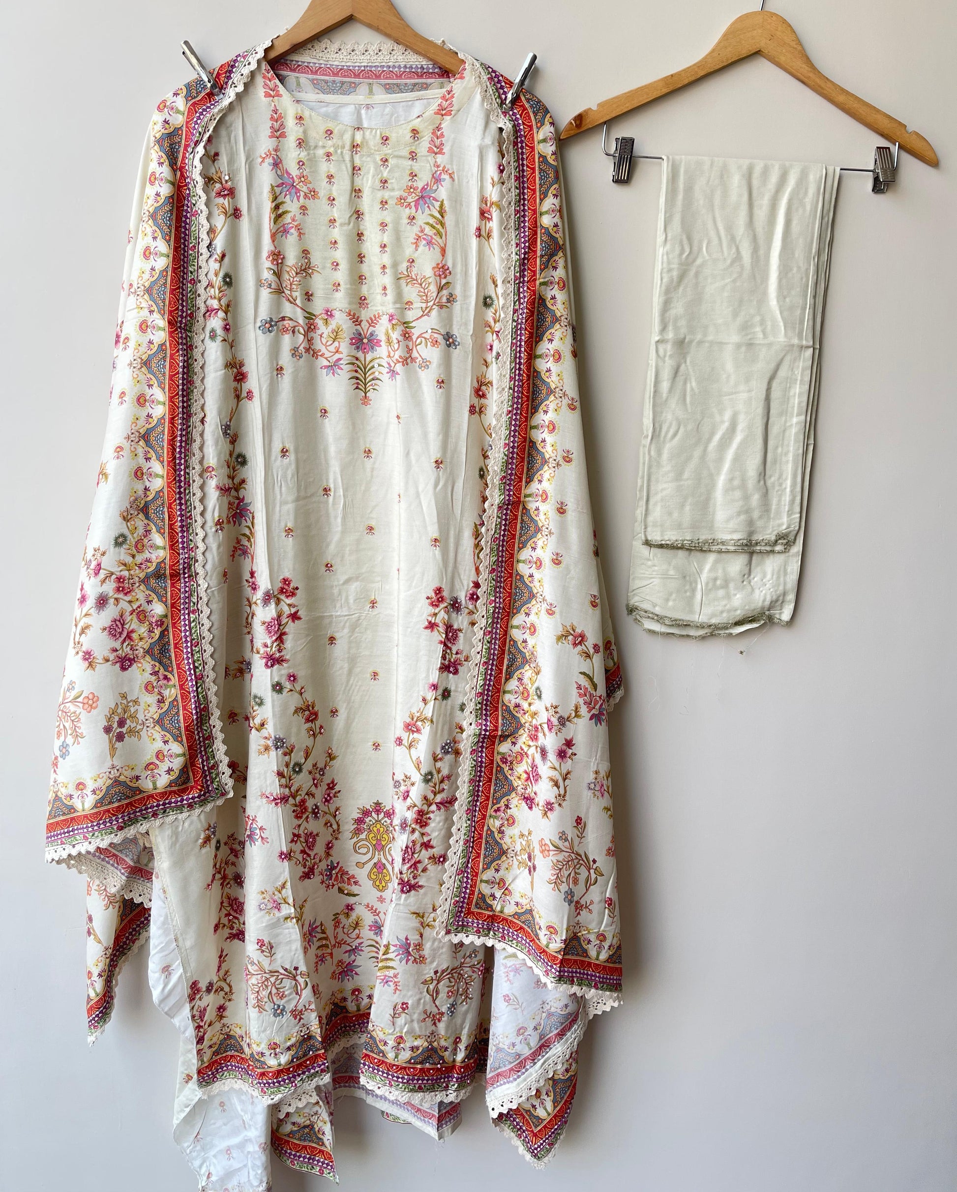 Muslin Printed Unstitched Ladies Suit RC-18688