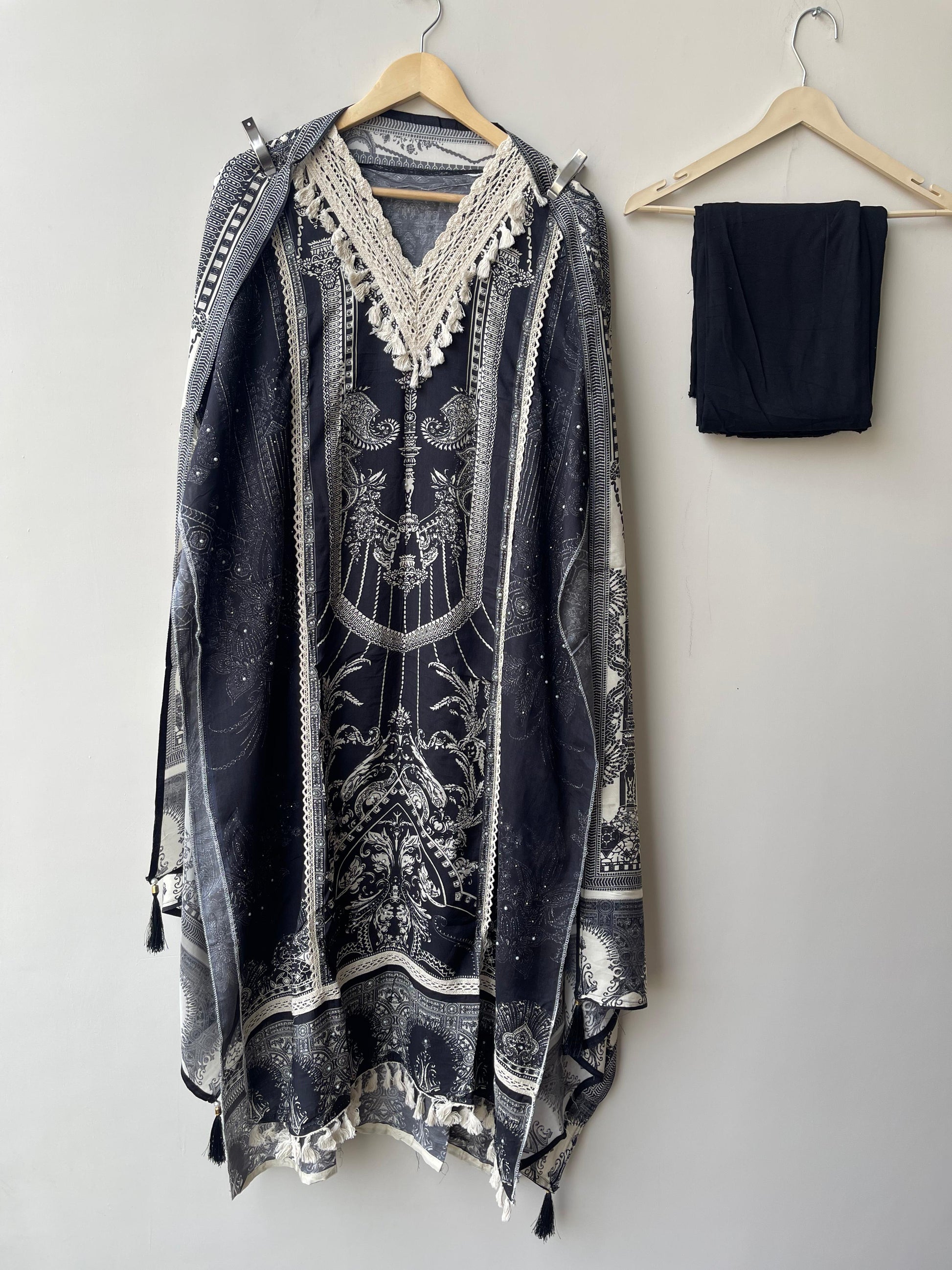 Muslin Printed Unstitched Ladies Suit RC-18758 – view 4
