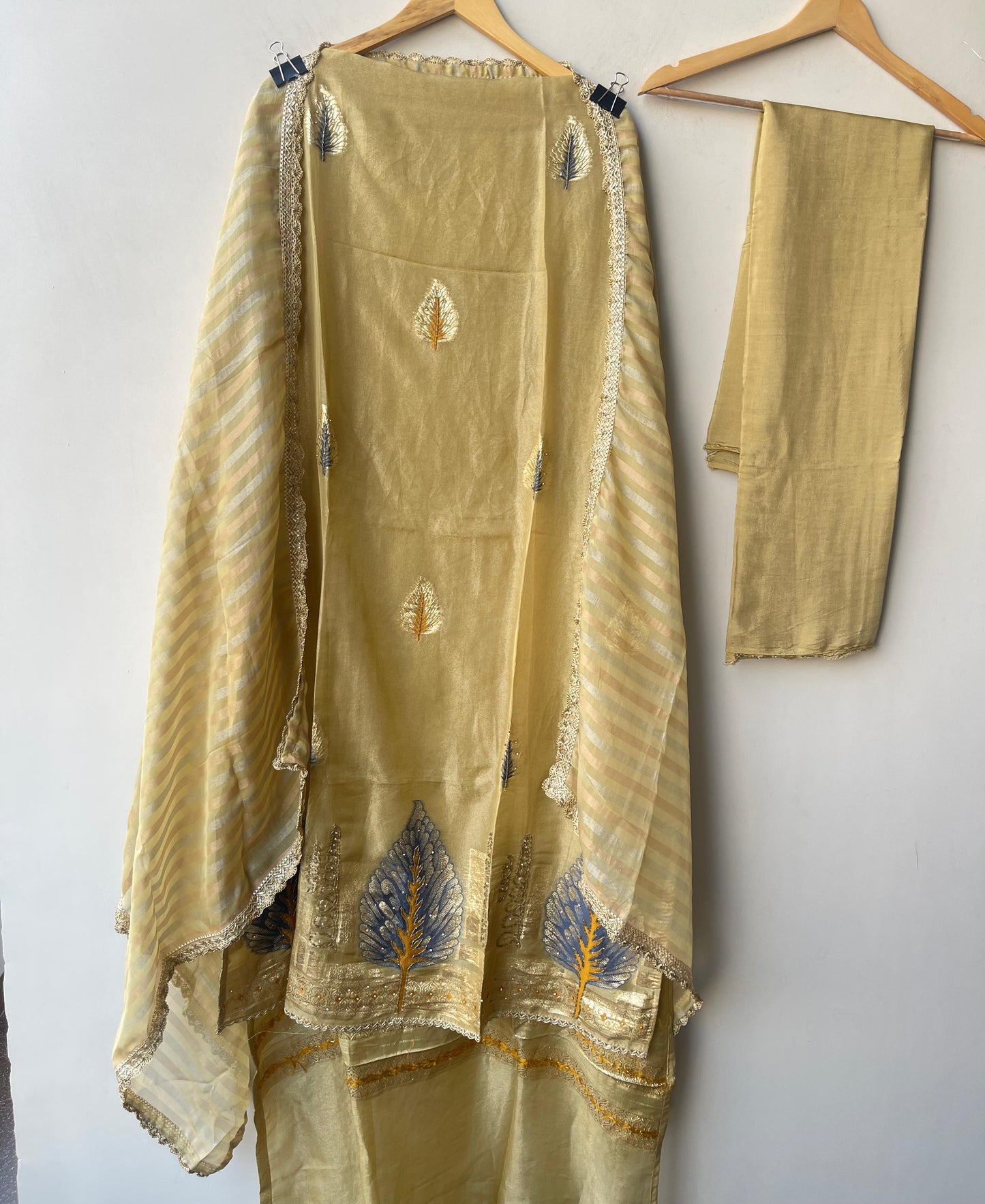 Banarasi shimmer silk printed unstitched ladies suit Rc19333 (b)