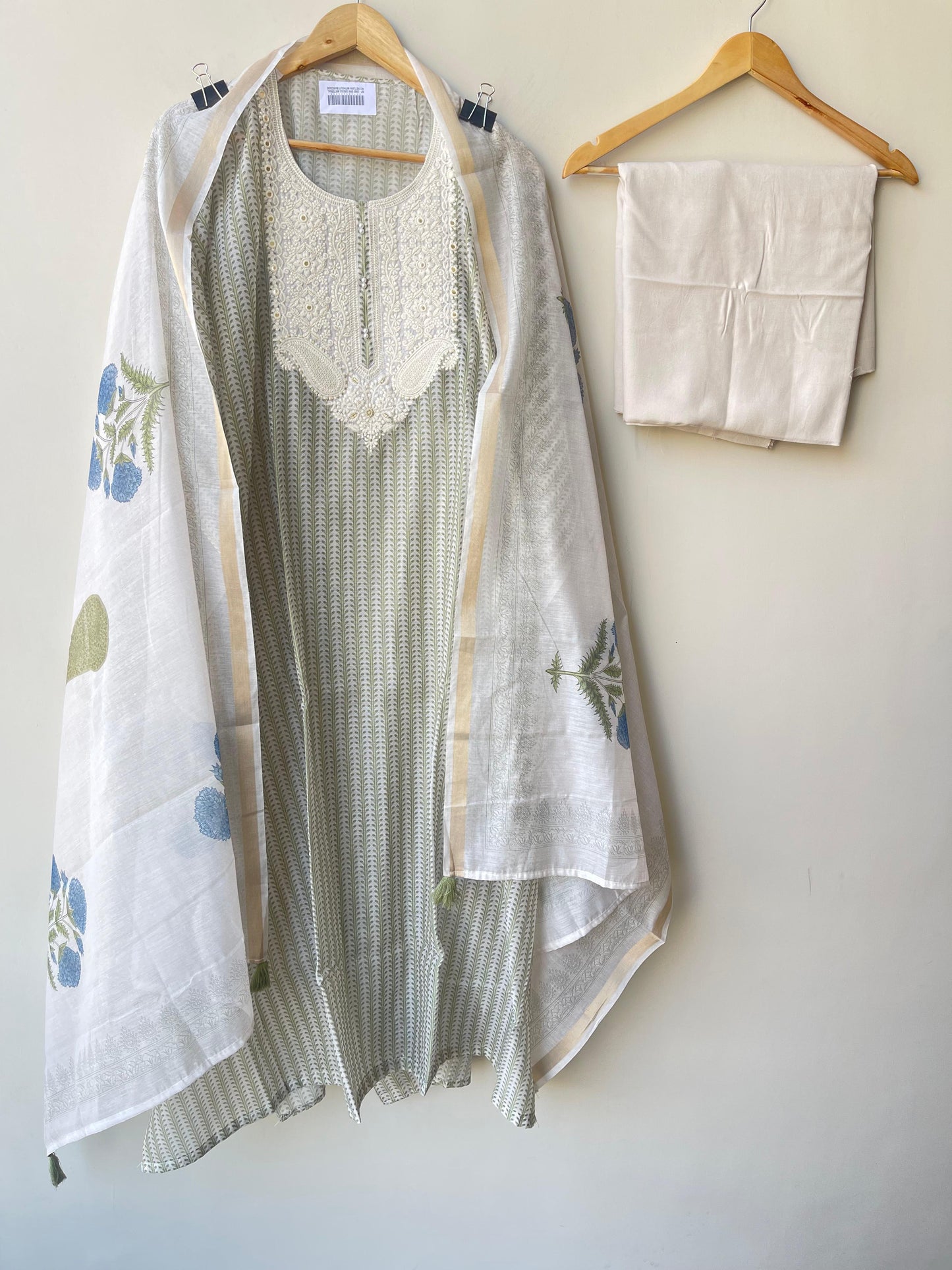 Mul Chanderi Printed Unstitched Ladies Suit RC18888 – view 8