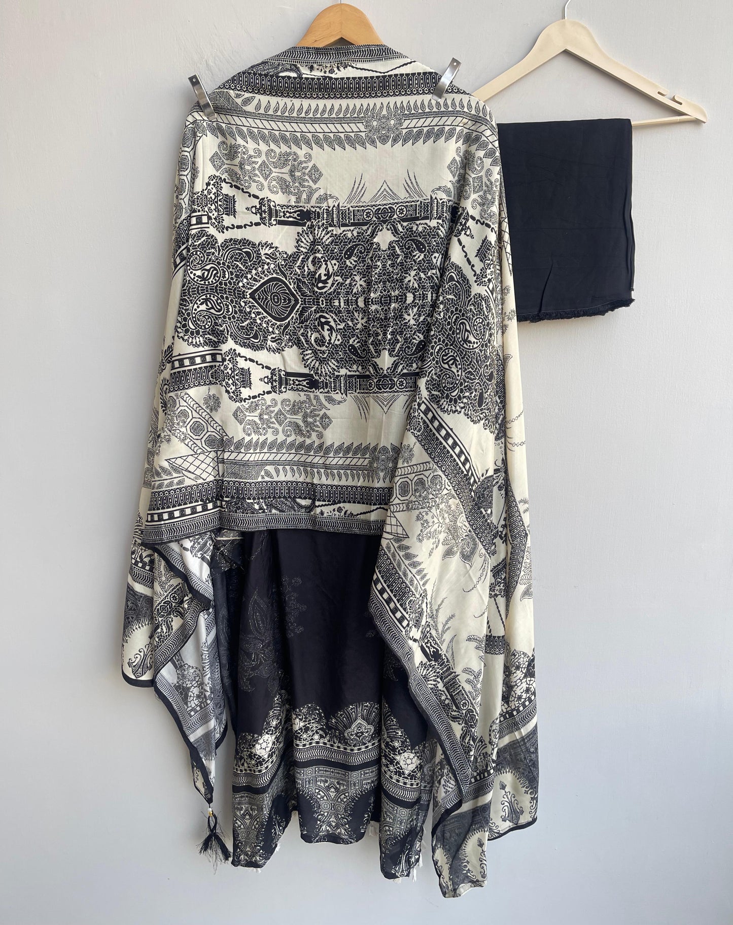 Muslin printed unstitched ladies suit Rc18423