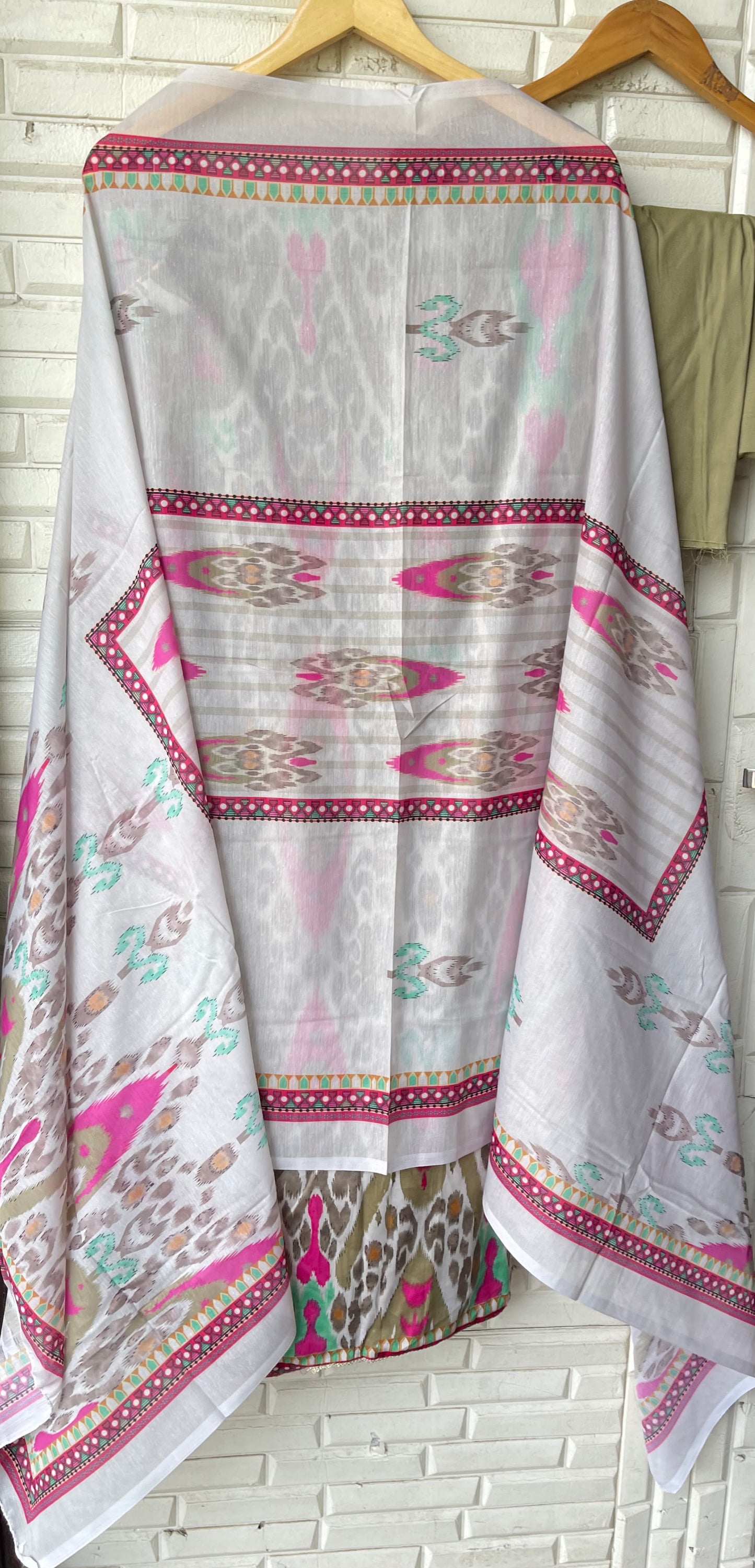 Mul chanderi cotton printed unstitched ladies suit Rc19297