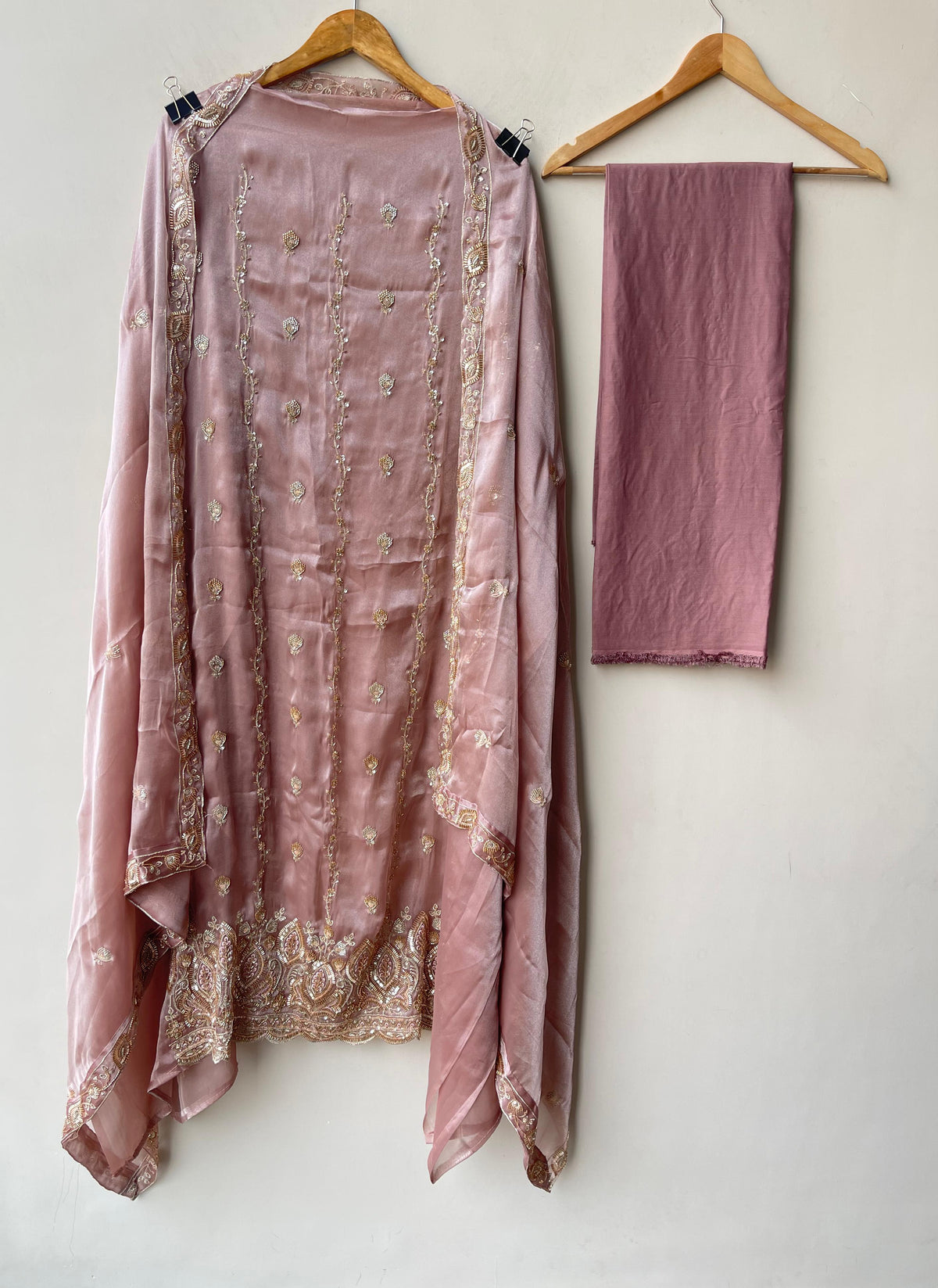Shimmer glass silk fabric unstitched ladies suit