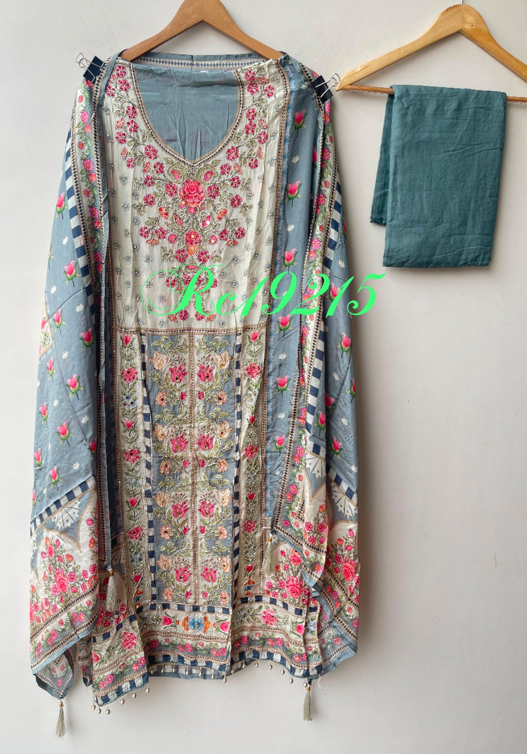 Pure crepe satin unstitched printed ladies suit Rc19215