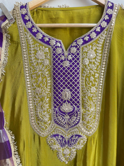 Silk unstitched ladies suit Rc17931 (a)