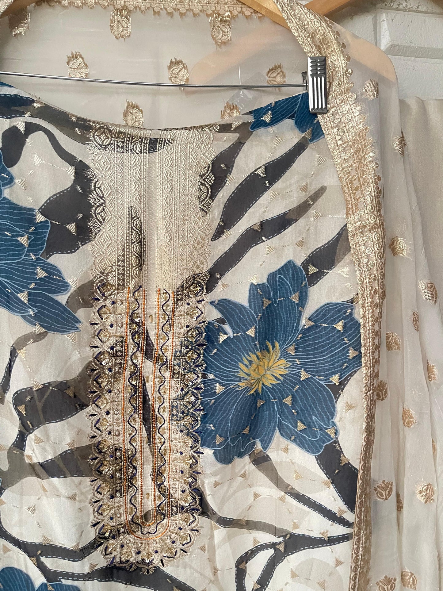 Banarasi organza unstitched ladies suit Rc17840