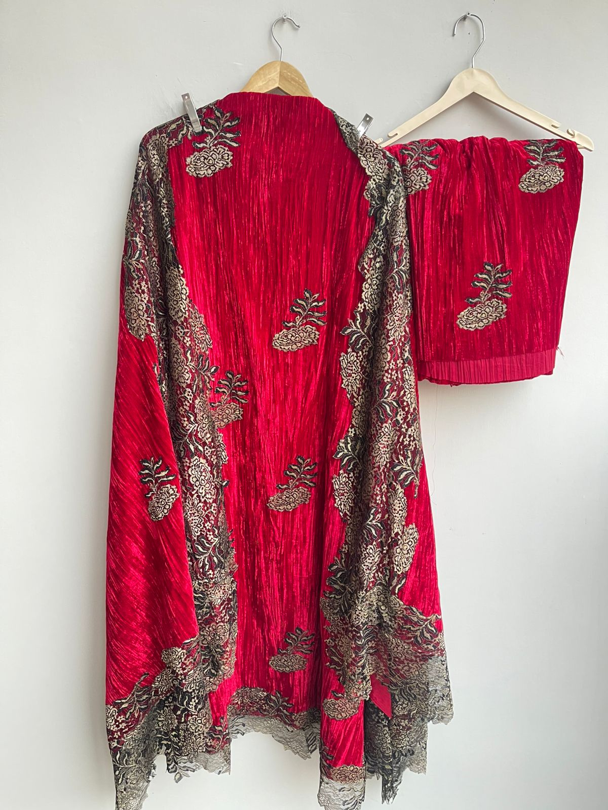 Micra crushed velvet unstitched ladies suit Rc18275