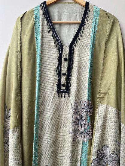Satin Crepe Printed Ladies Unstitched Suit RC-18765