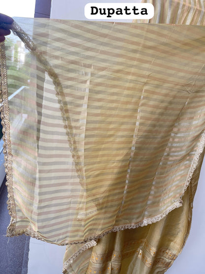 Banarasi shimmer silk printed unstitched ladies suit Rc19333 (b)