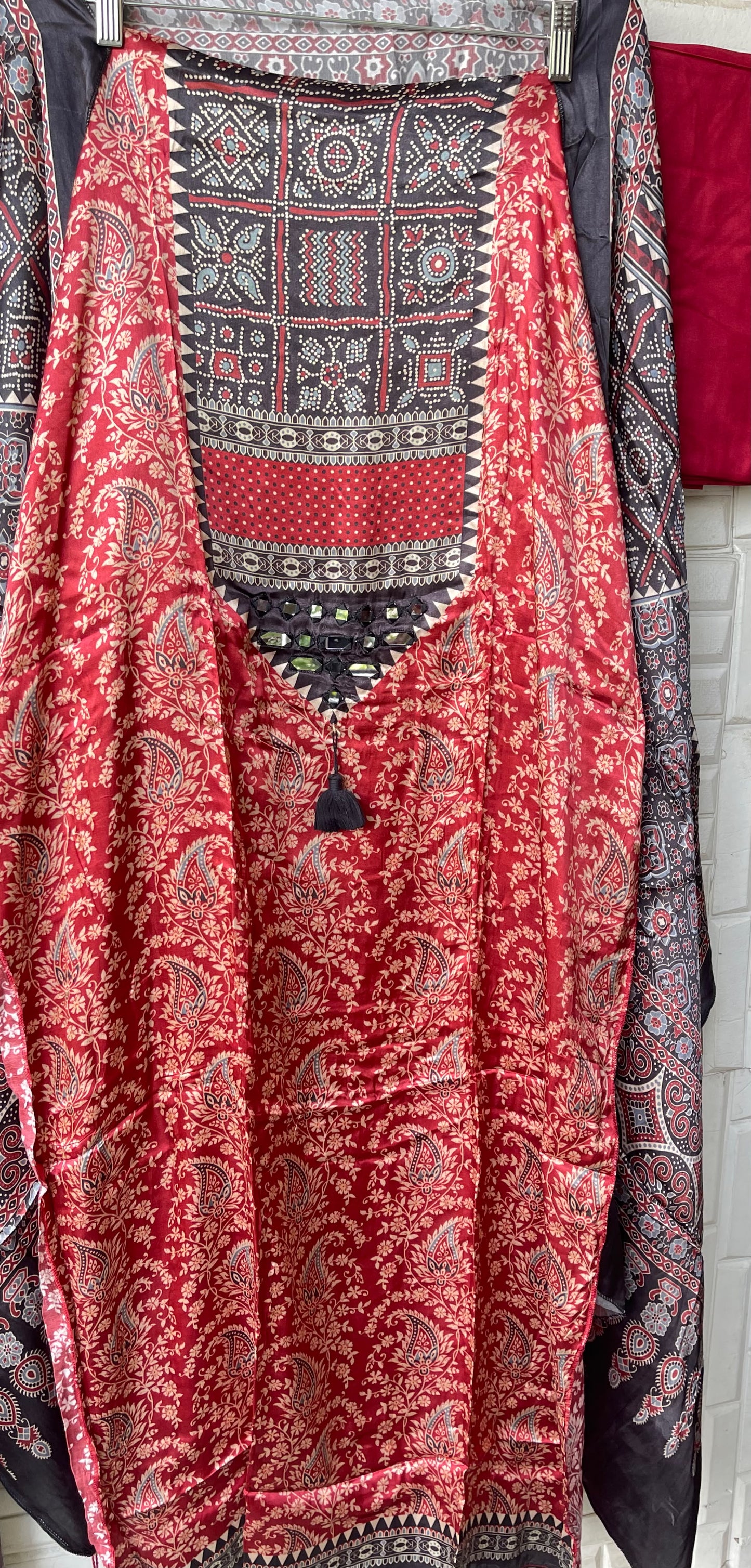 Gajji silk printed unstitched ladies suit Rc19298