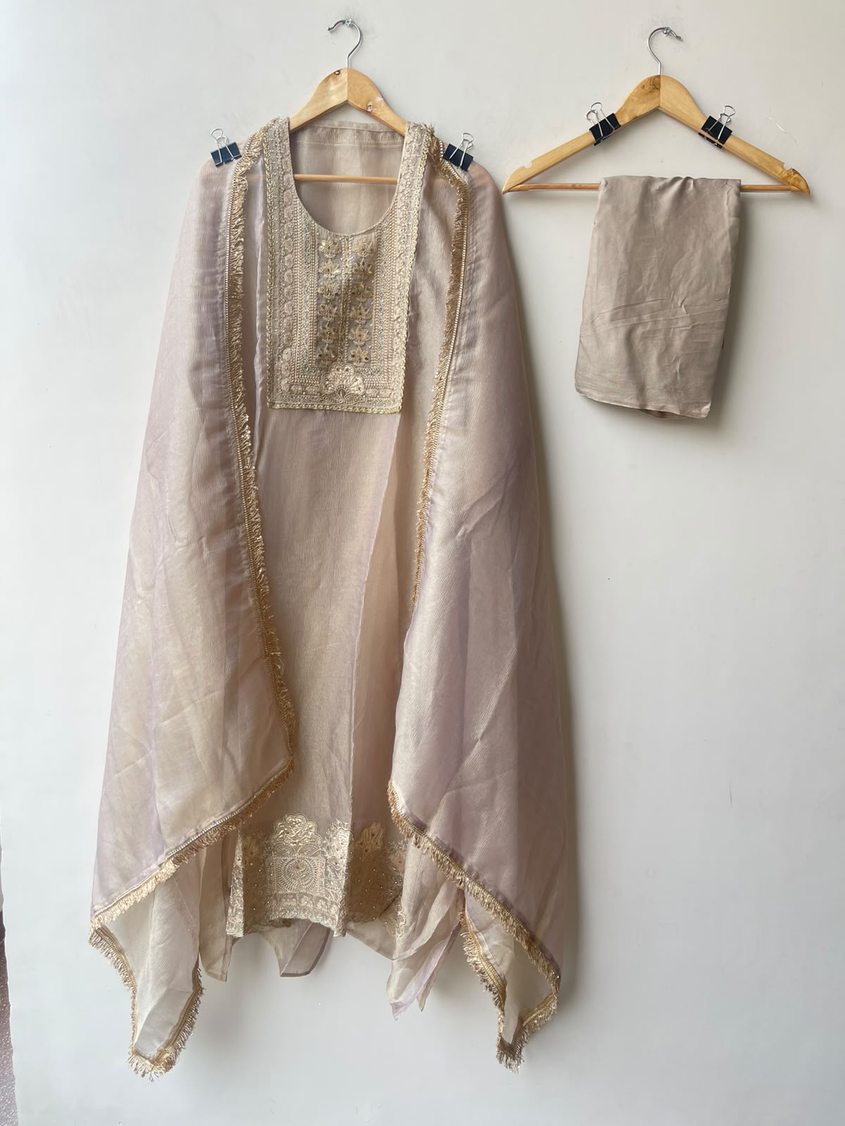 Shimmer tissue unstitched ladies suit Rc19264