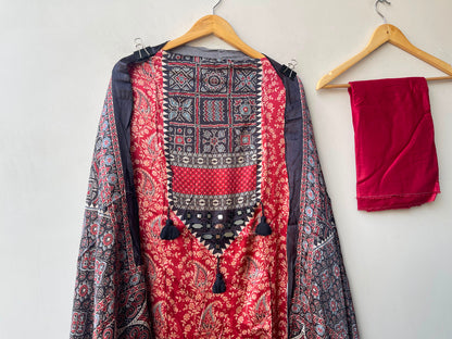 Gajji silk printed unstitched ladies suit Rc19309